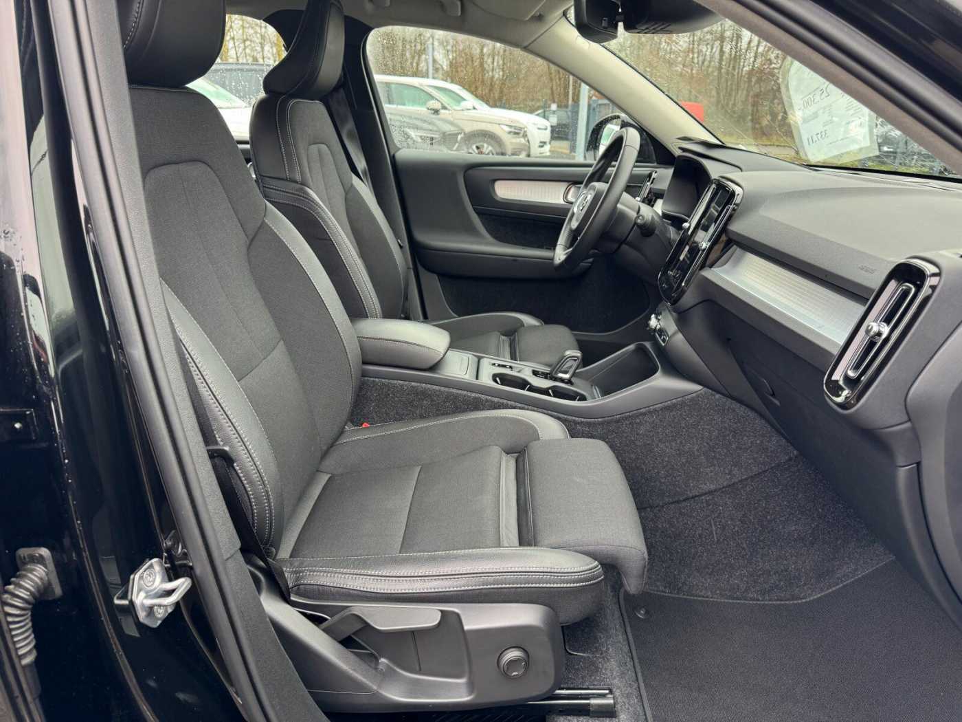 Volvo  D3 2WD Momentum Pro Navi/KeylessStart/Klima
