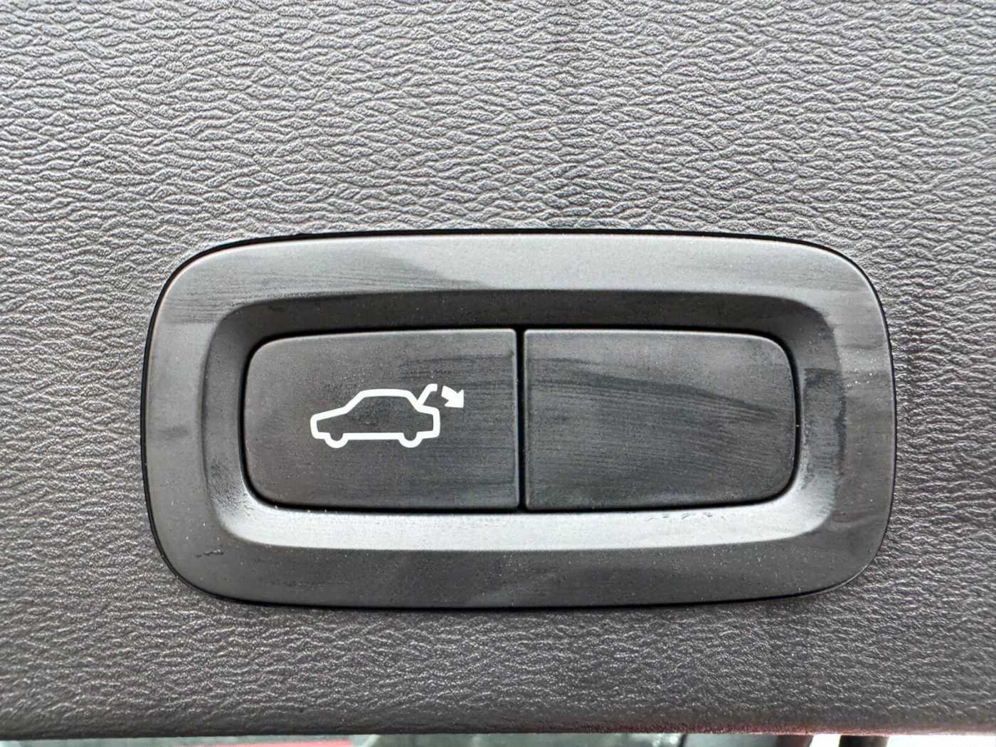 Volvo  D3 2WD Momentum Pro Navi/KeylessStart/Klima