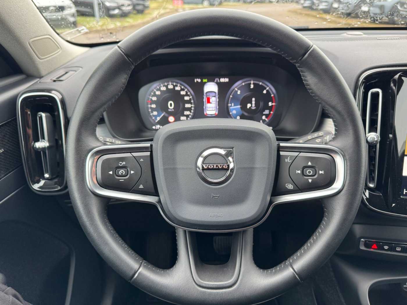 Volvo  D3 2WD Momentum Pro Navi/KeylessStart/Klima