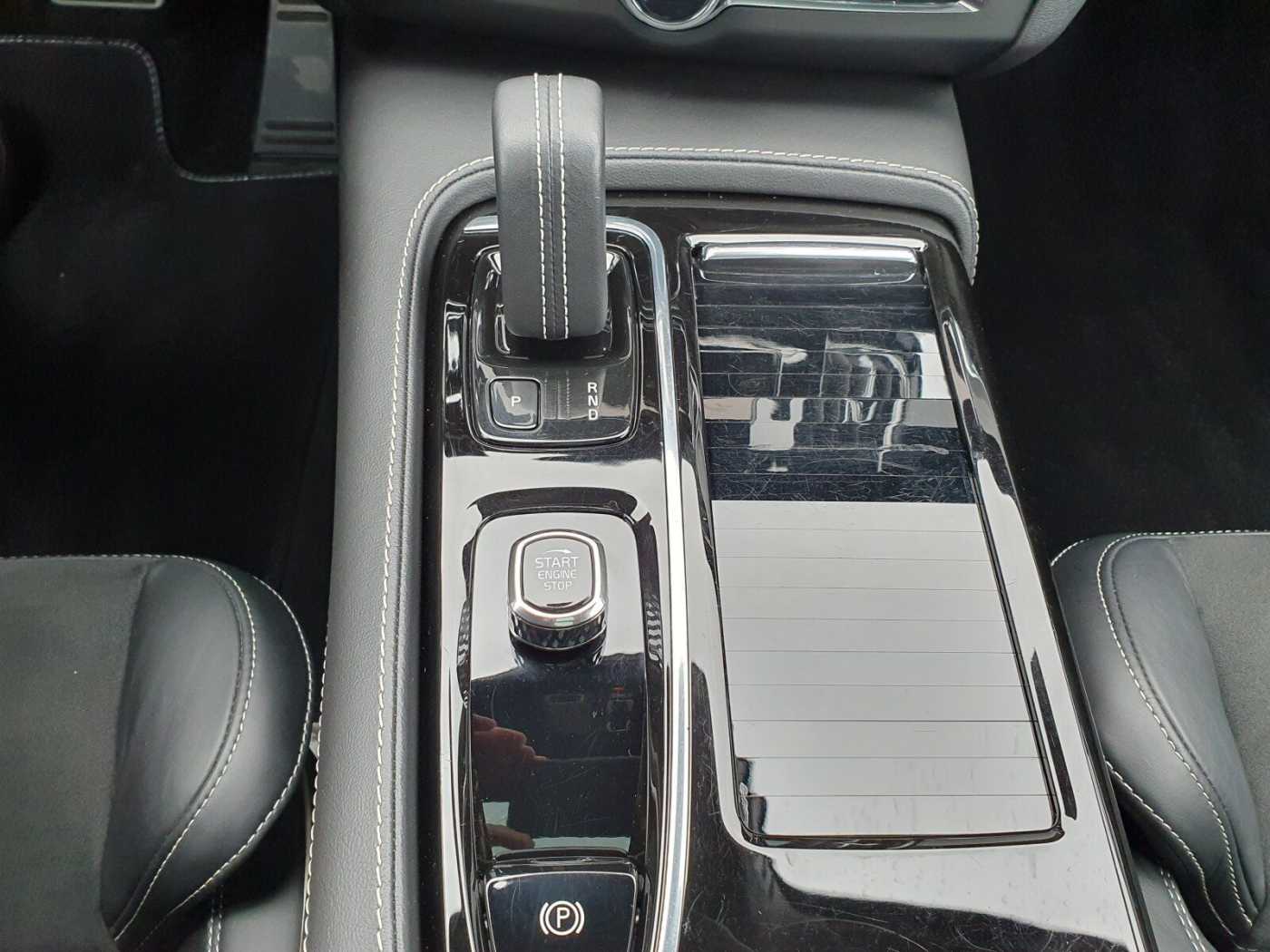 Volvo  T6 Twin Engine AWD R-Design Plug-In AHK|PANO