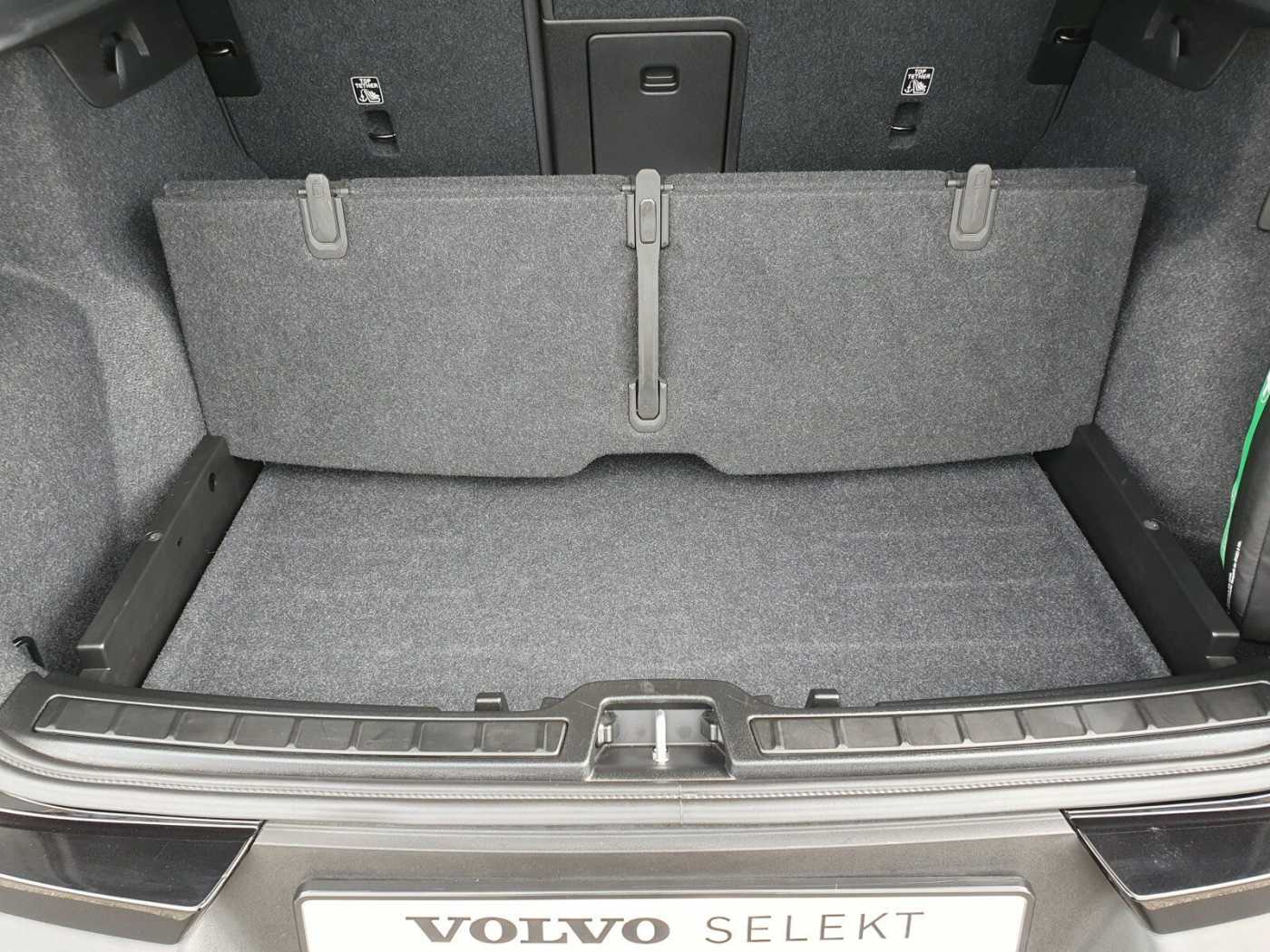 Volvo  B4 Autom. Ultra Dark 21'ALU|STANDH|LEDER|