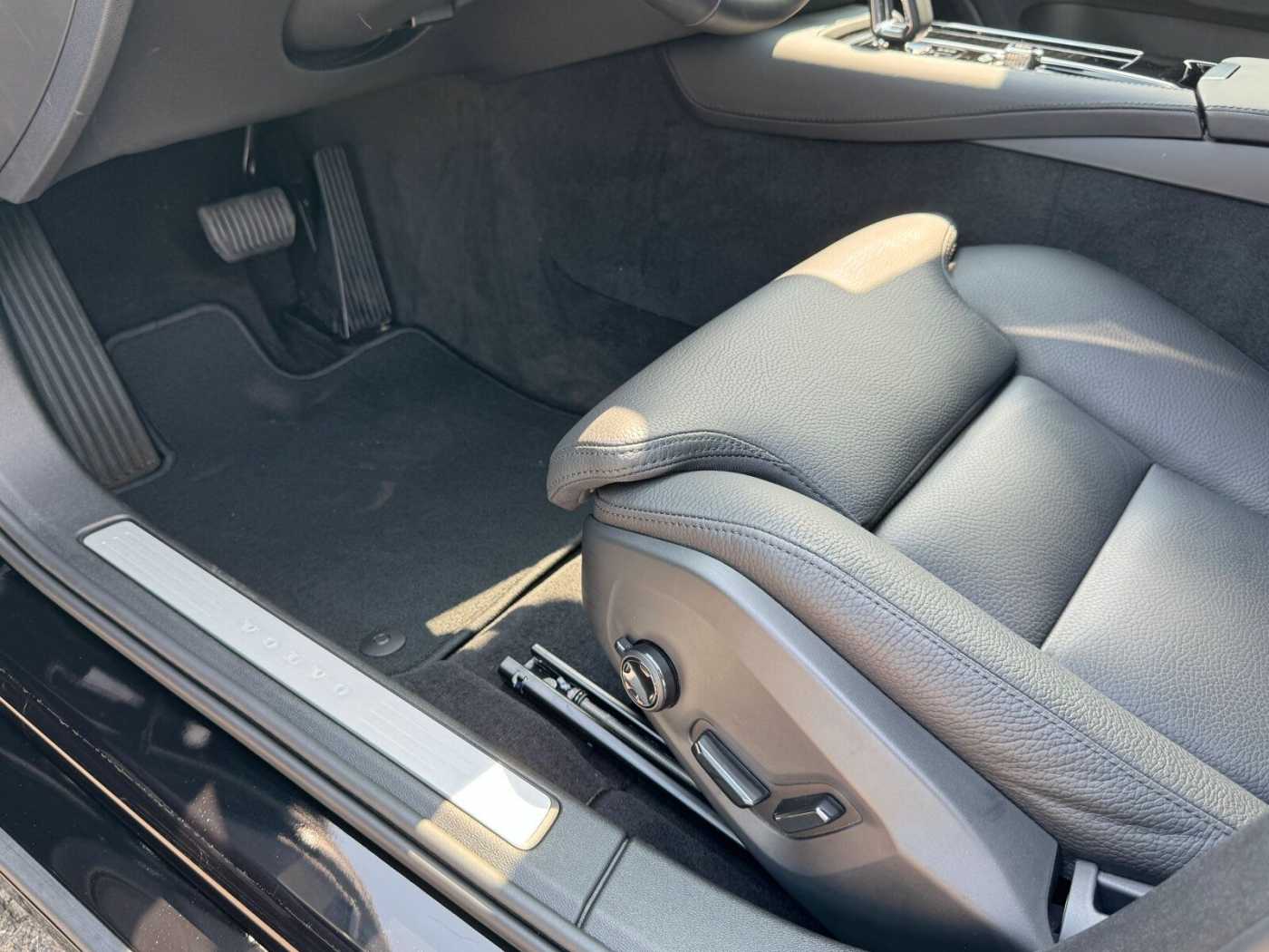 Volvo  T6 Twin Engine AWD Plus Dark Plug-In Autom.