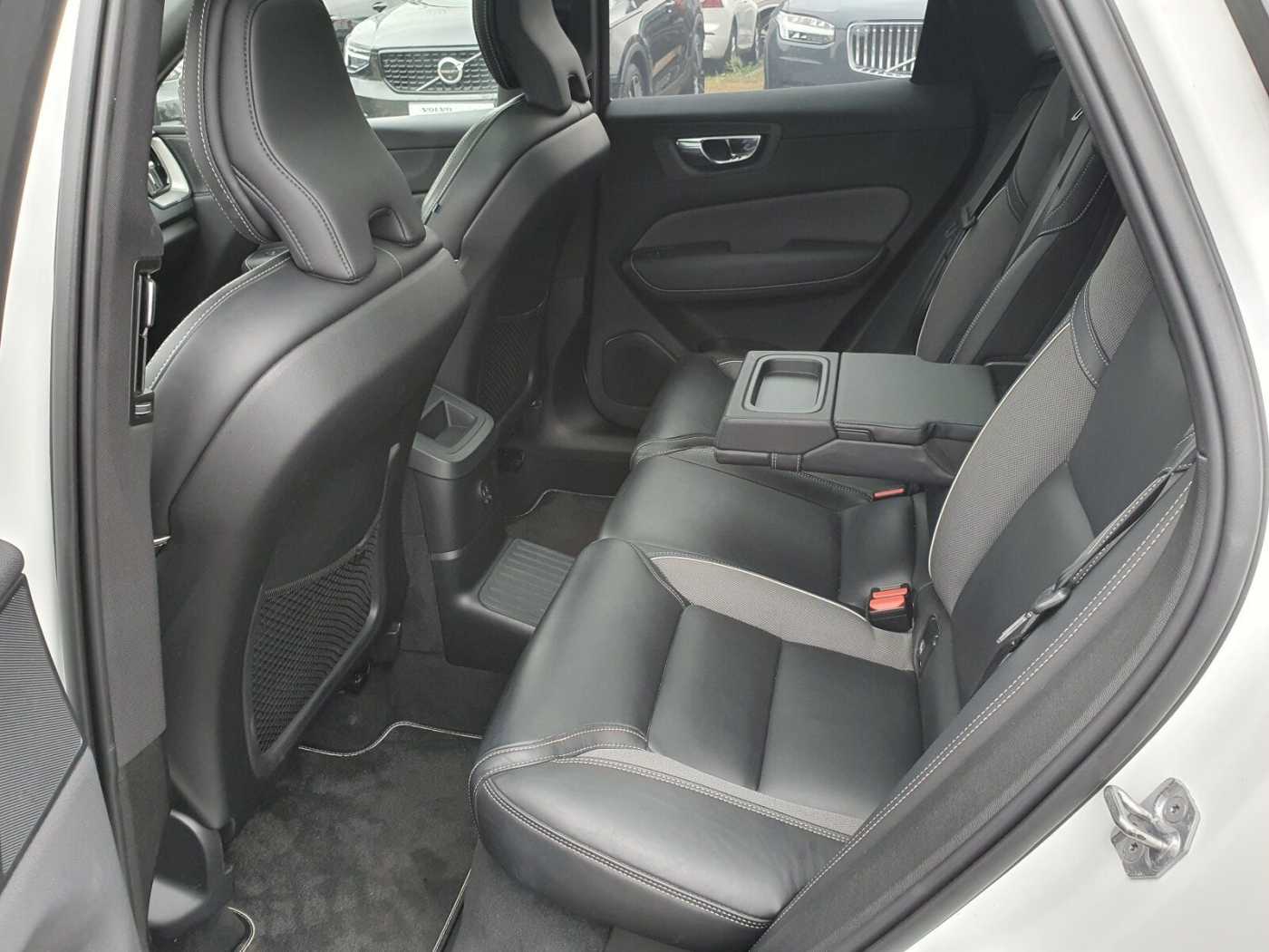 Volvo  T6 Twin Engine AWD R Design Plug-In Navi/SD