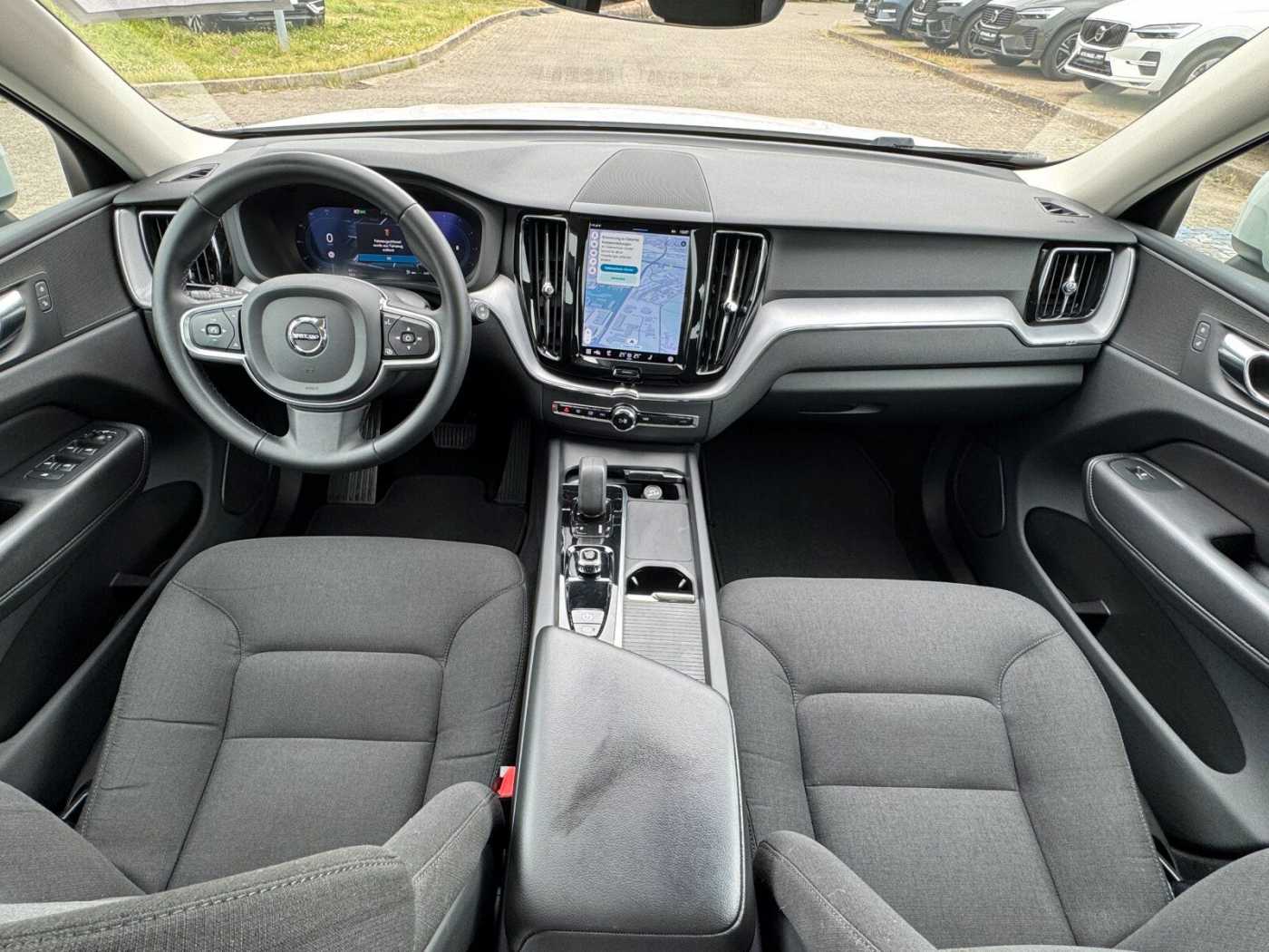Volvo  B4 Autom. Momentum AHK