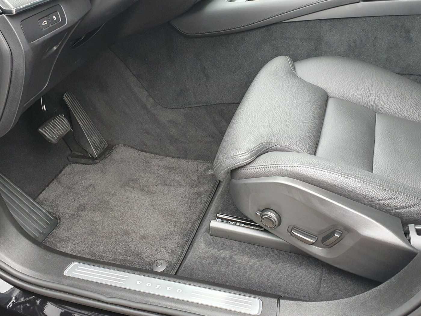 Volvo  Recharge T8 Ultra Bright Plug-In (EURO 6d)