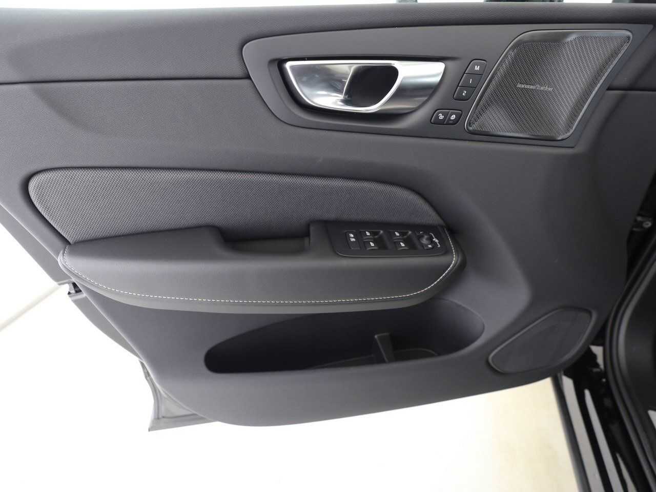 Volvo  Recharge T6 Plus Black Edition FLED|HK|21'|