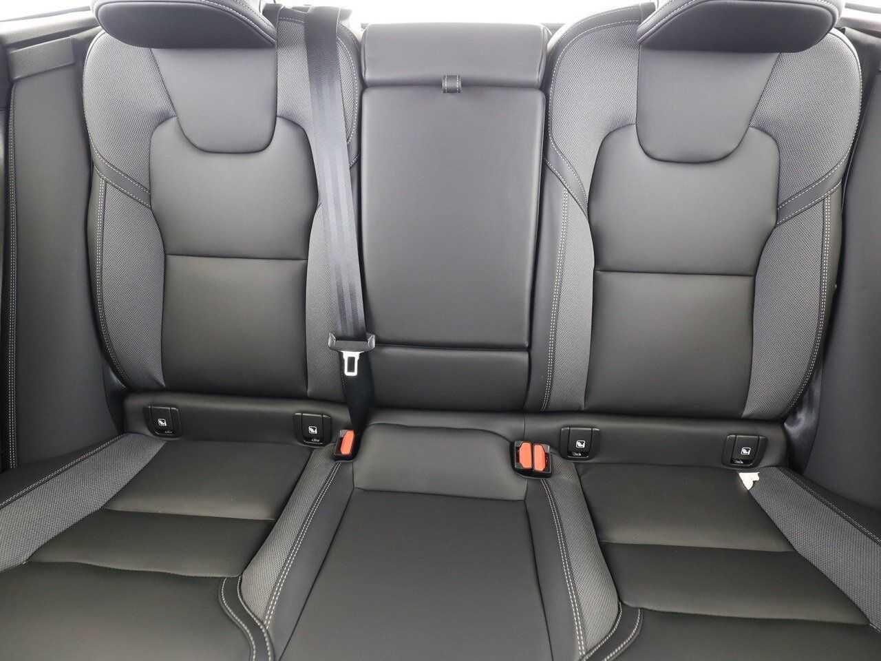 Volvo  Recharge T6 Plus Black Edition FLED|HK|21'|