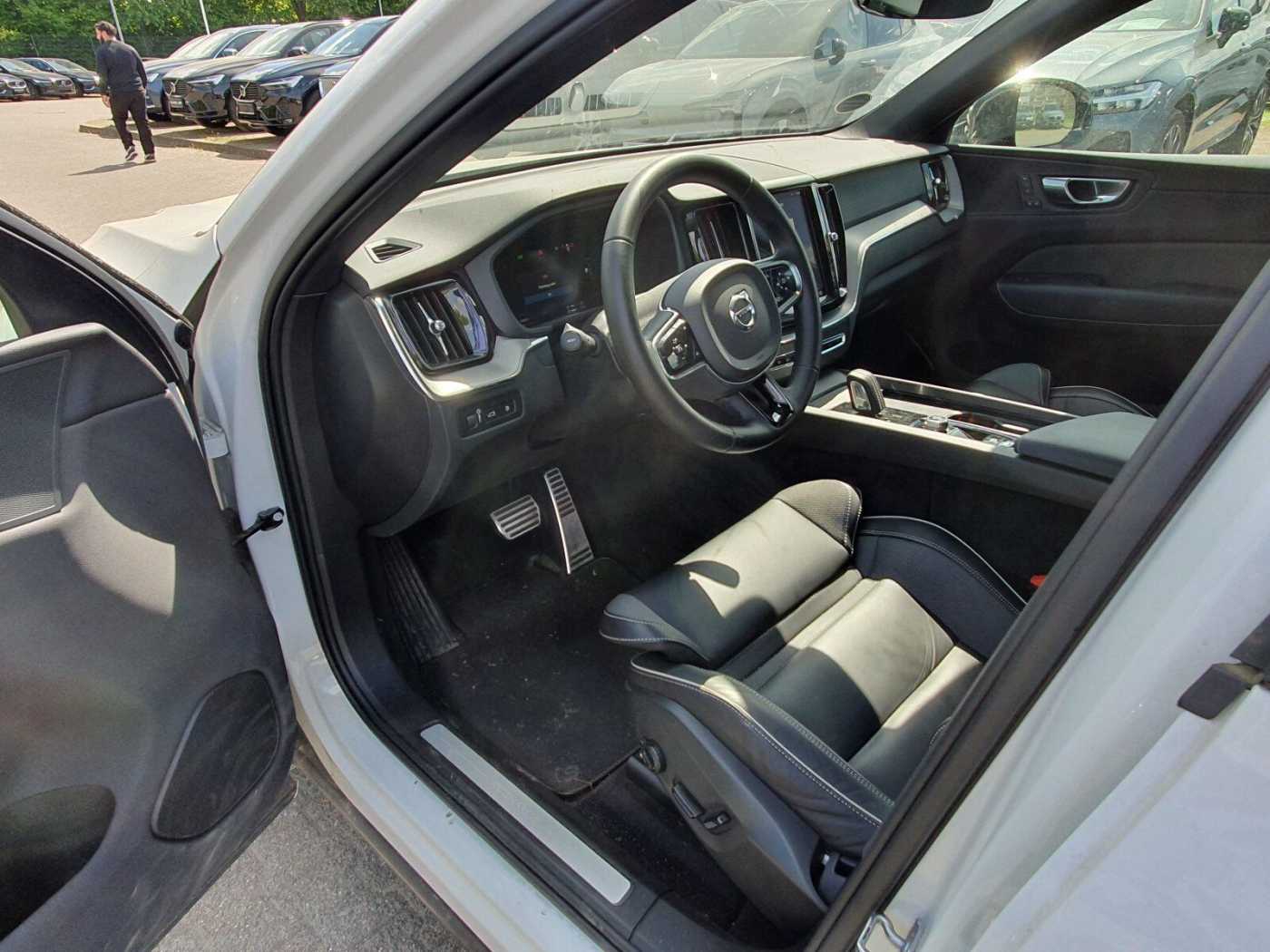 Volvo  Recharge T6 R-Design LONG RANGE AHK|PANO|