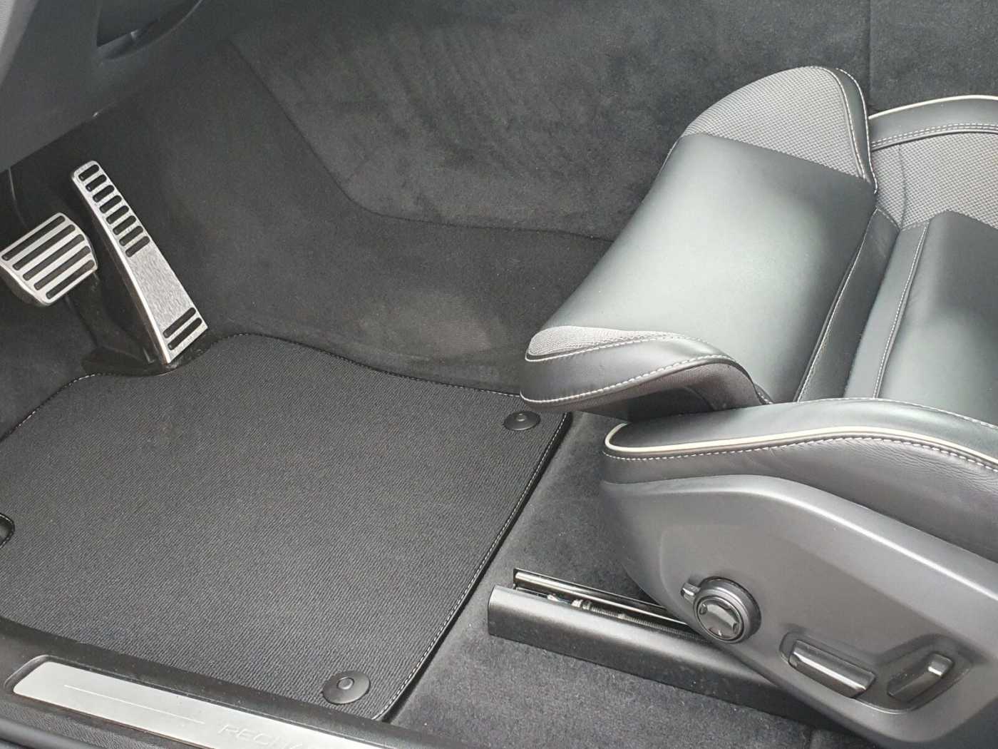 Volvo  Recharge T6 R-Design LONG RANGE AHK|PANO|BC