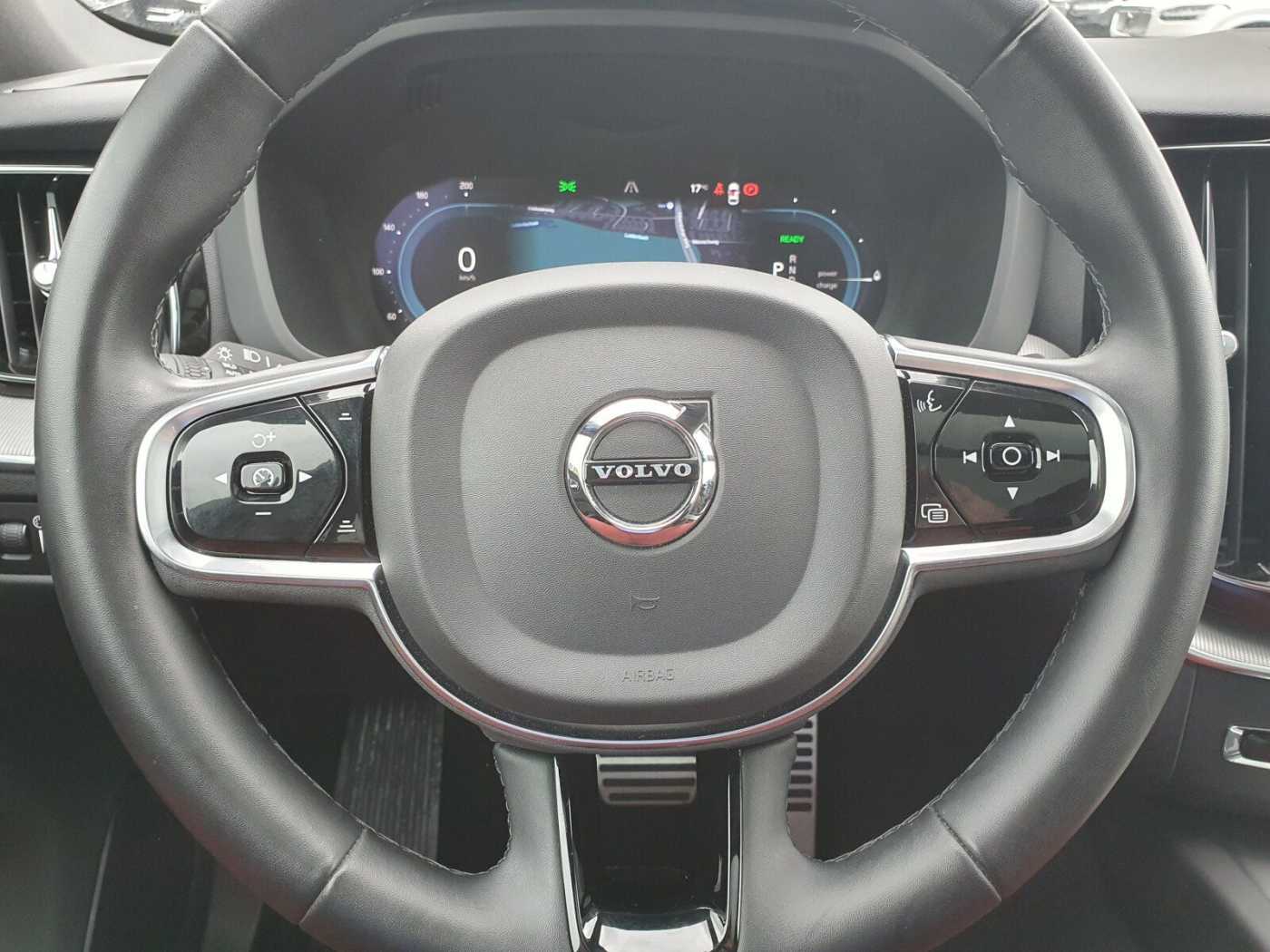 Volvo  Recharge T6 R-Design LONG RANGE AHK|PANO|BC