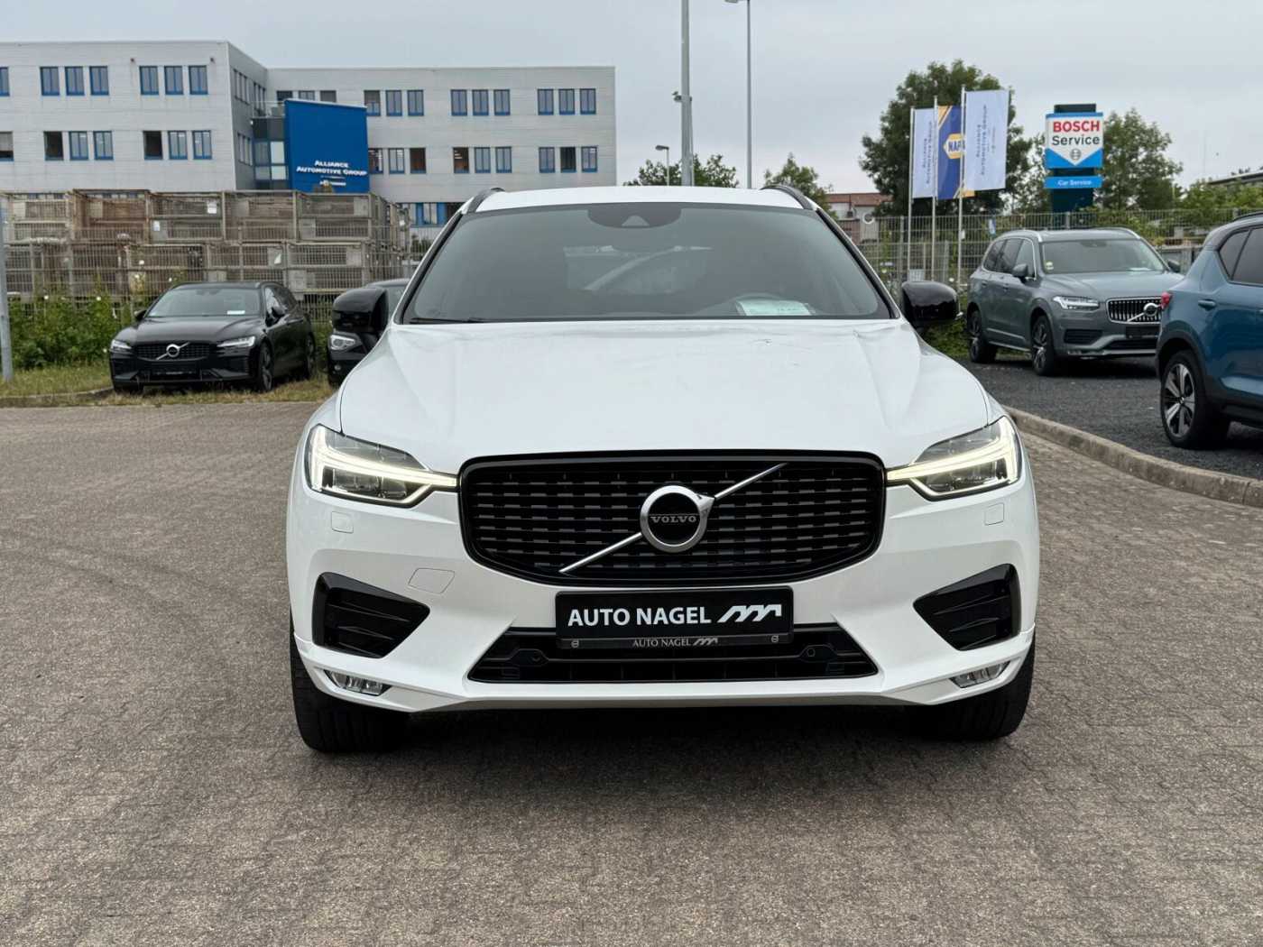 Volvo  B5 AWD R-Design Navi/Keyless-Start/Autom/BC