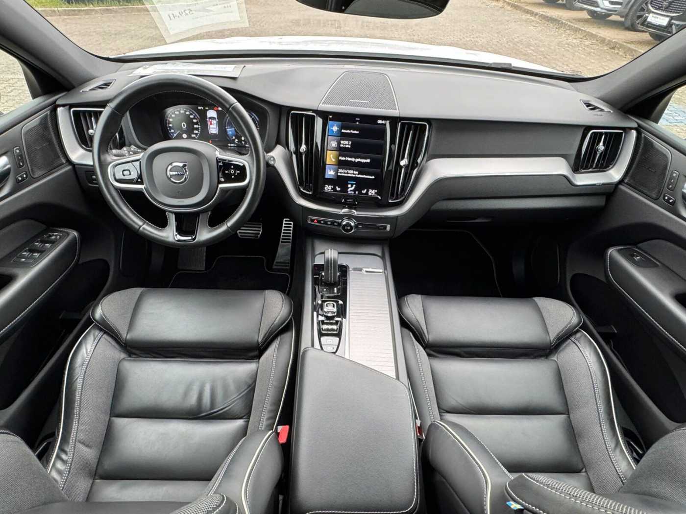 Volvo  B5 AWD R-Design Navi/Keyless-Start/Autom/BC
