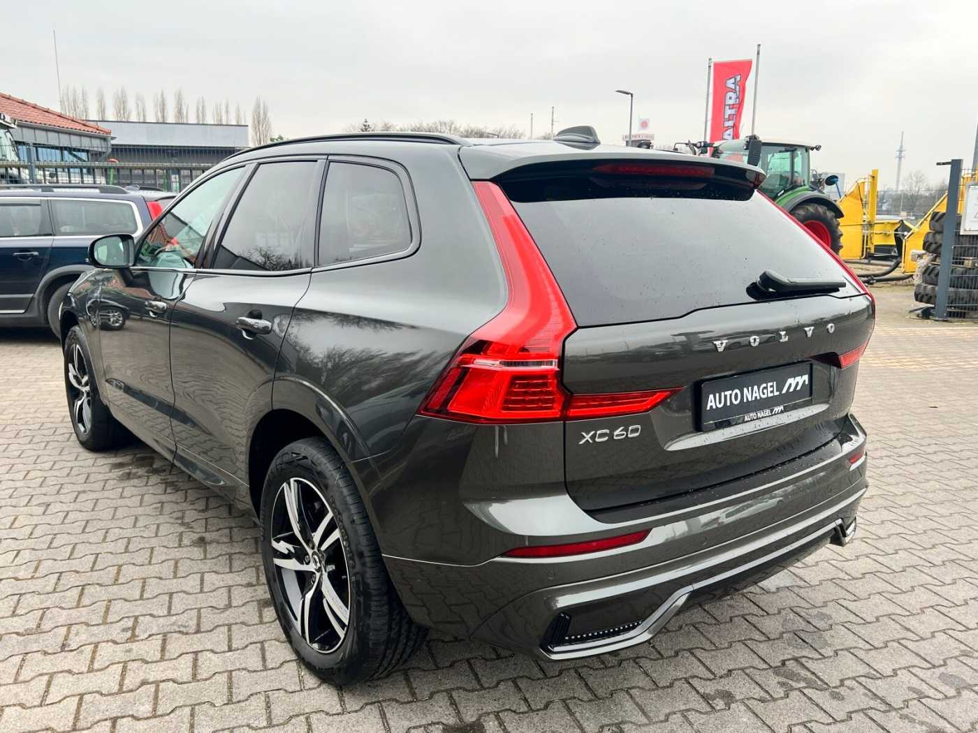 Volvo  T8 AWD R-Design Plug-In AHK|LENKRADHEIZ|19|