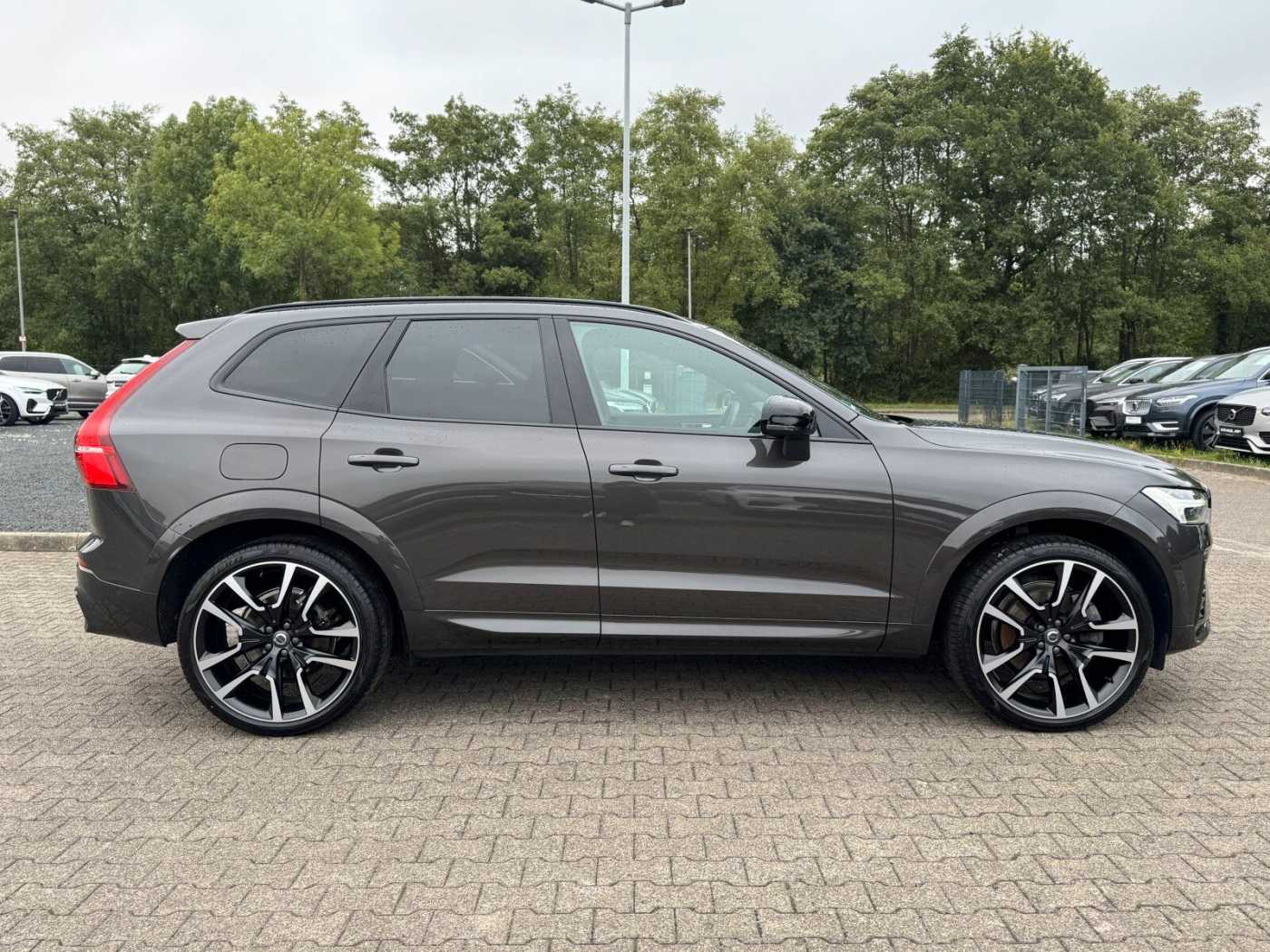 Volvo  B4 Autom. AWD Ultimate Dark PANO|AHK|