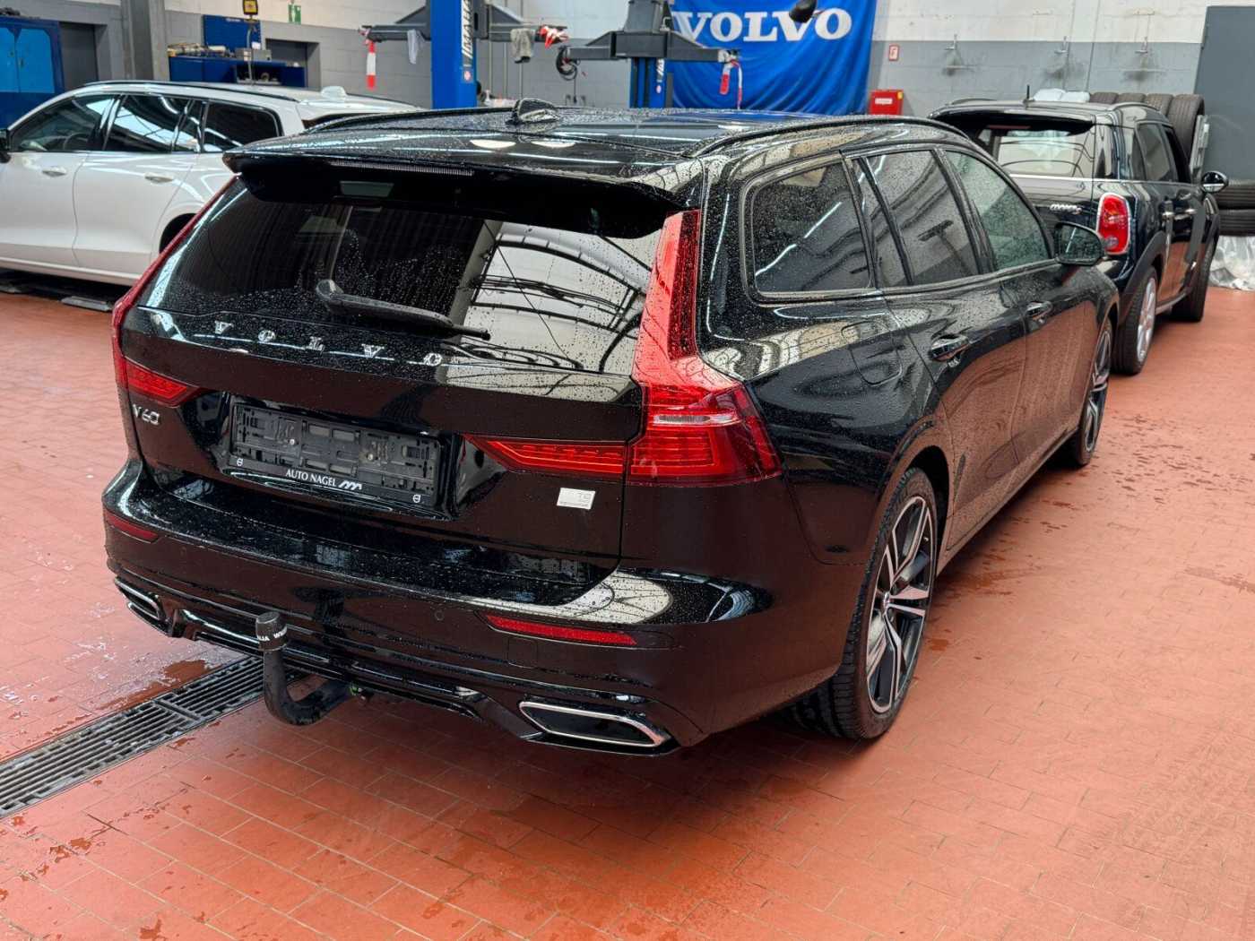 Volvo  Recharge T8 R-Design LONG RANGE