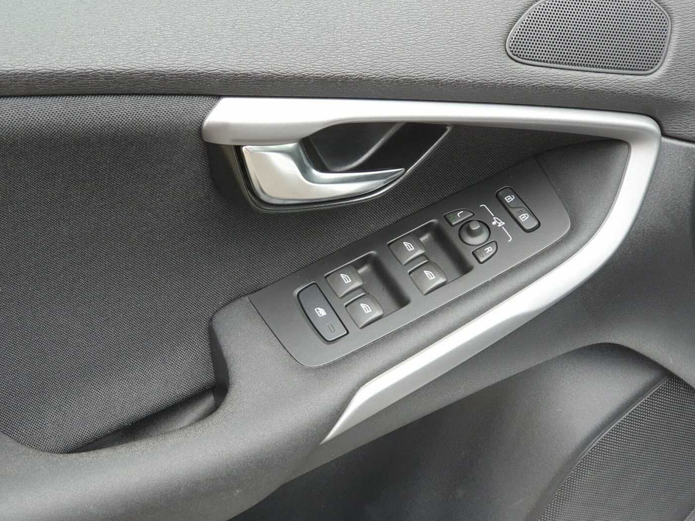 Volvo  T2 2.0 Momentum (EURO 6d-TEMP)