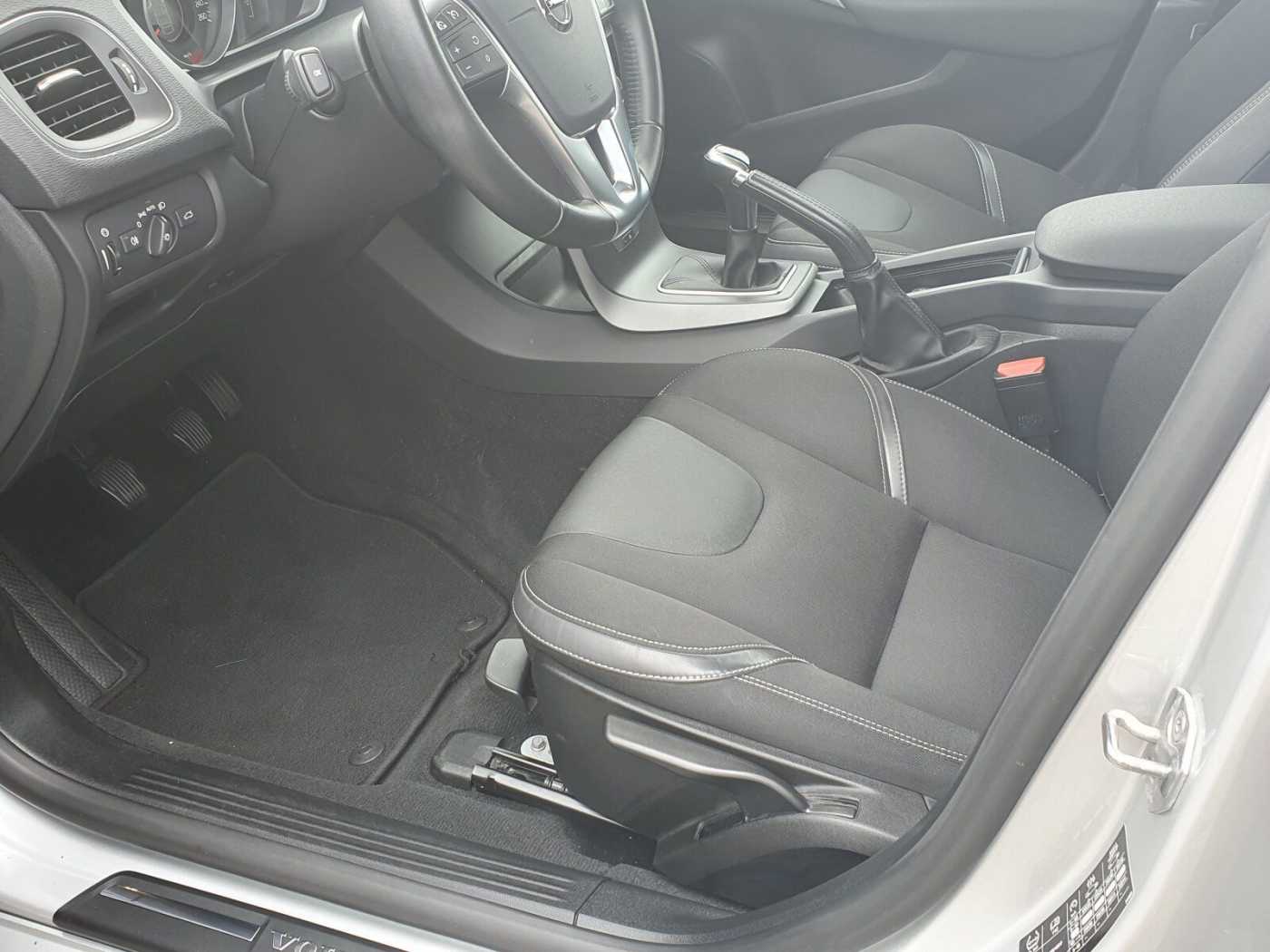 Volvo  T2 2.0 Momentum (EURO 6d-TEMP)