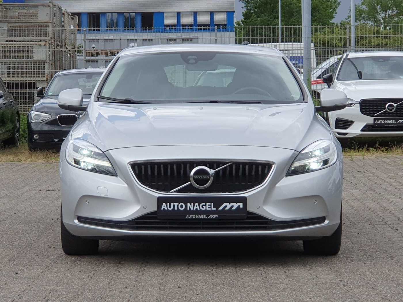 Volvo  T2 2.0 Momentum (EURO 6d-TEMP)