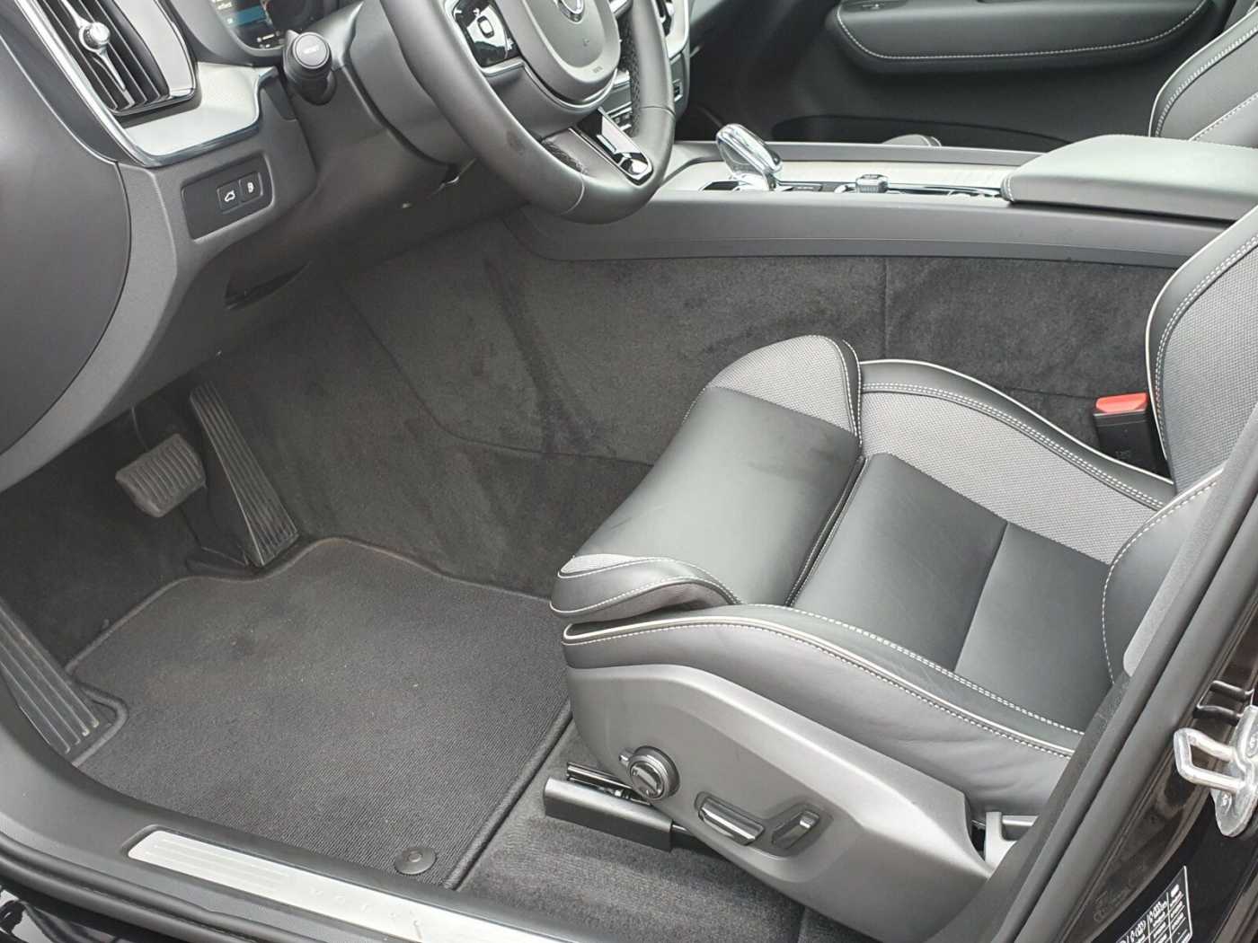 Volvo  Recharge T8 AWD Plus Black Edition