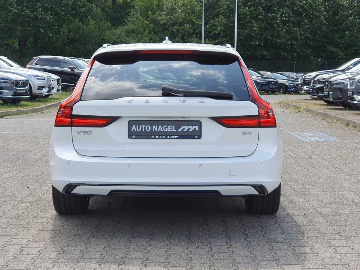 Volvo  B4 Ultimate Dark SD/Keyless-Start/Autom. /LED