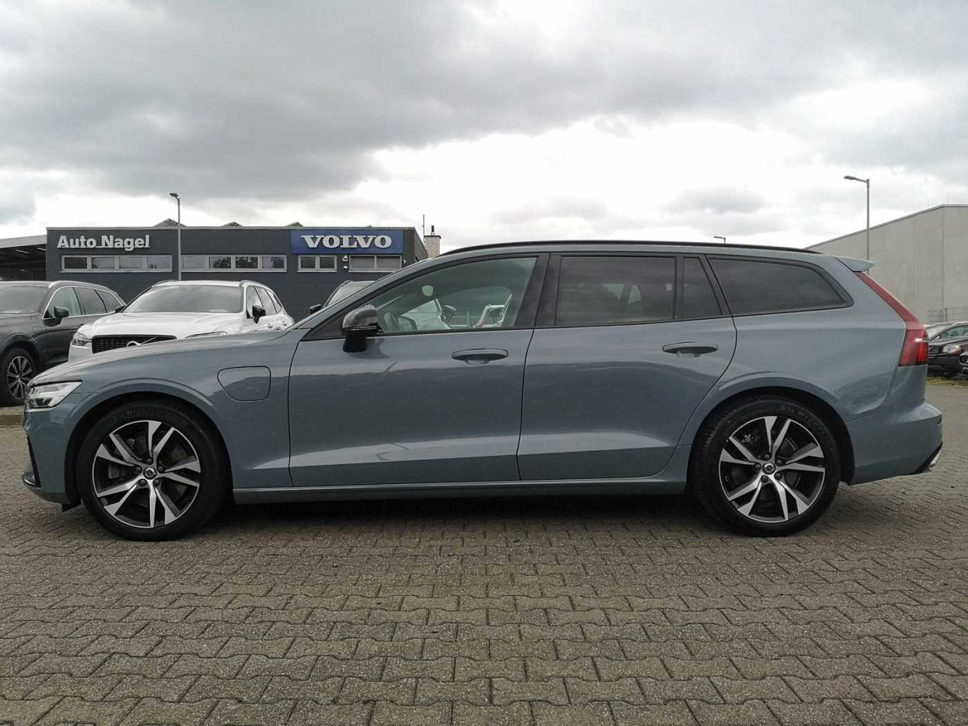 Volvo  Recharge T6 Plus Dark