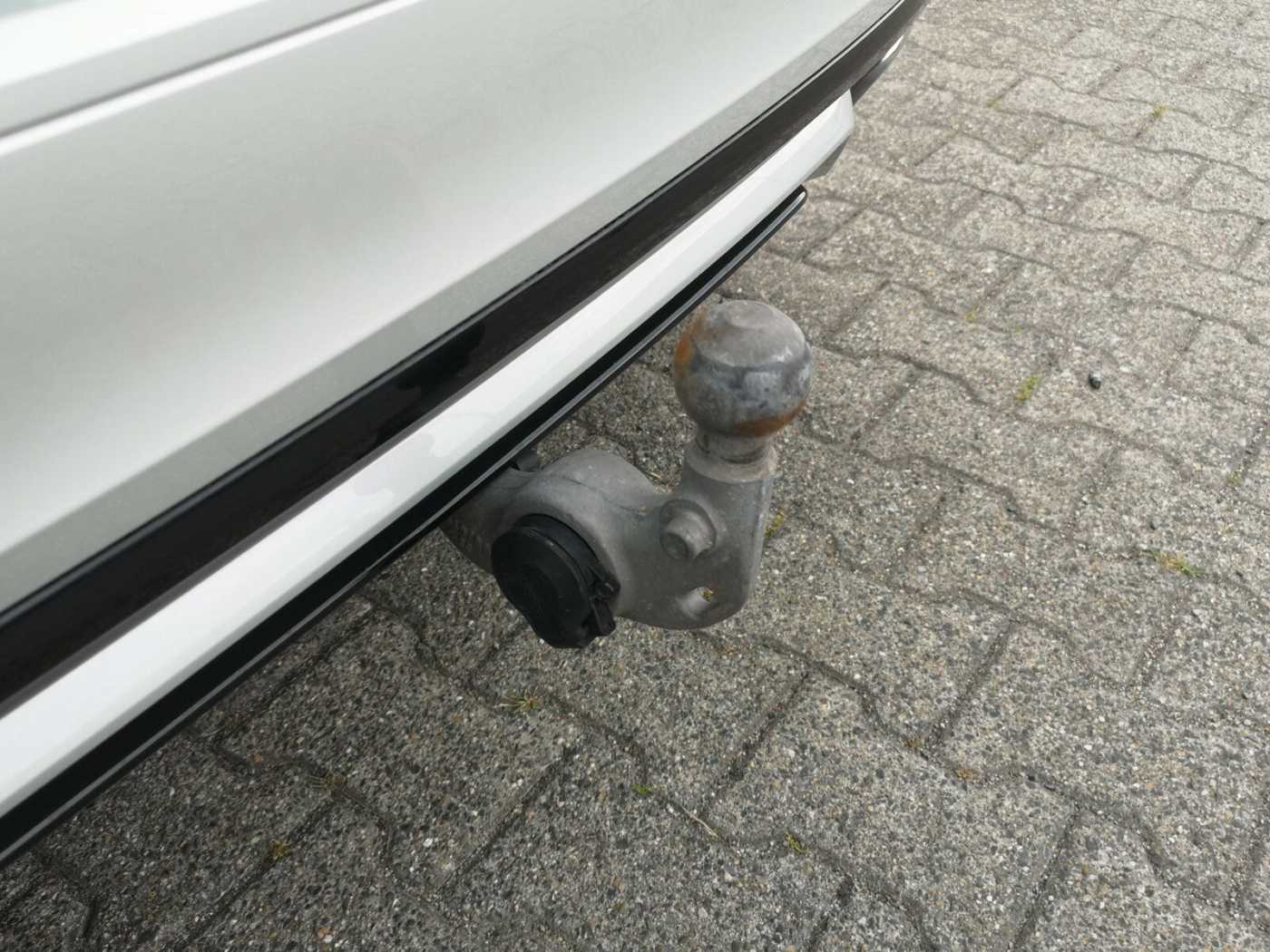 Volvo  Recharge T8 Plus Dark PANO|AHK|