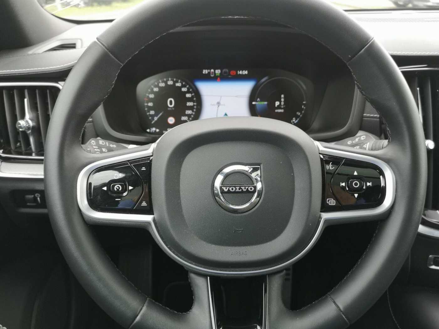 Volvo  Recharge T8 Plus Dark PANO|AHK|