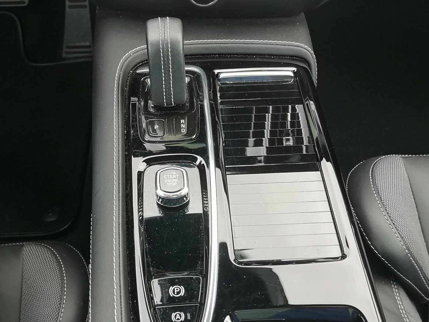 Volvo  Recharge T8 Plus Dark PANO|AHK|