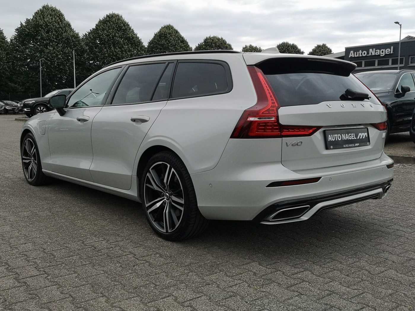 Volvo  Recharge T8 Plus Dark PANO|AHK|