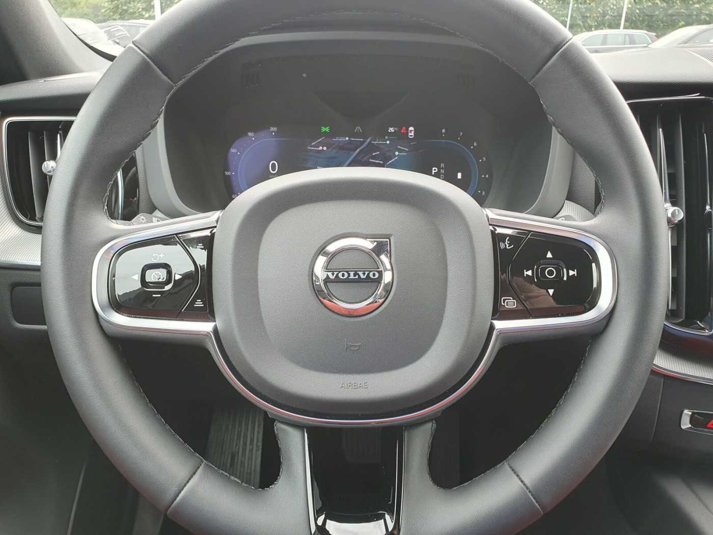 Volvo  B4 Plus Dark Keyless-Start/Autom. /Klima/LED
