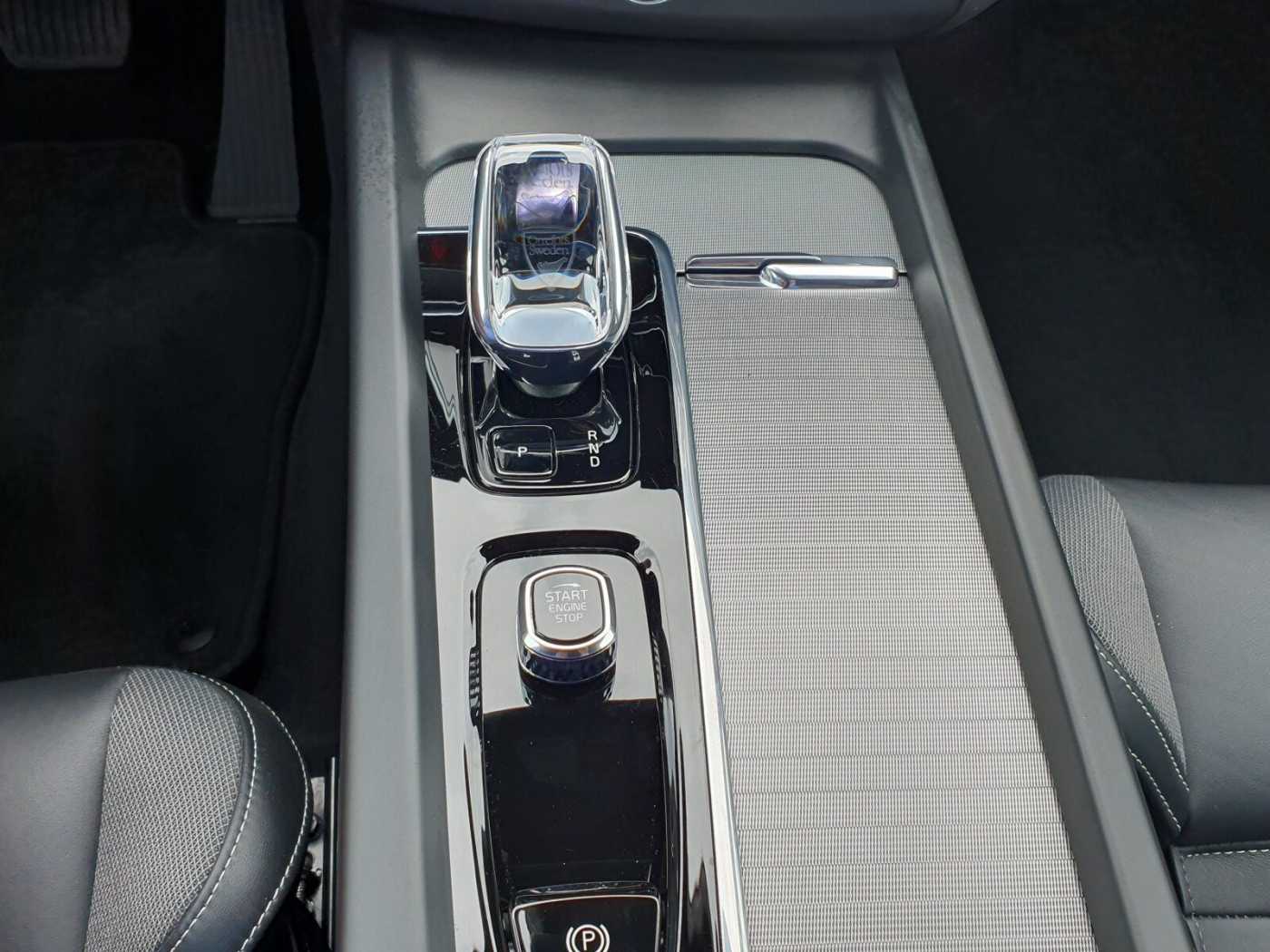 Volvo  B4 Plus Dark Keyless-Start/Autom. /Klima/LED