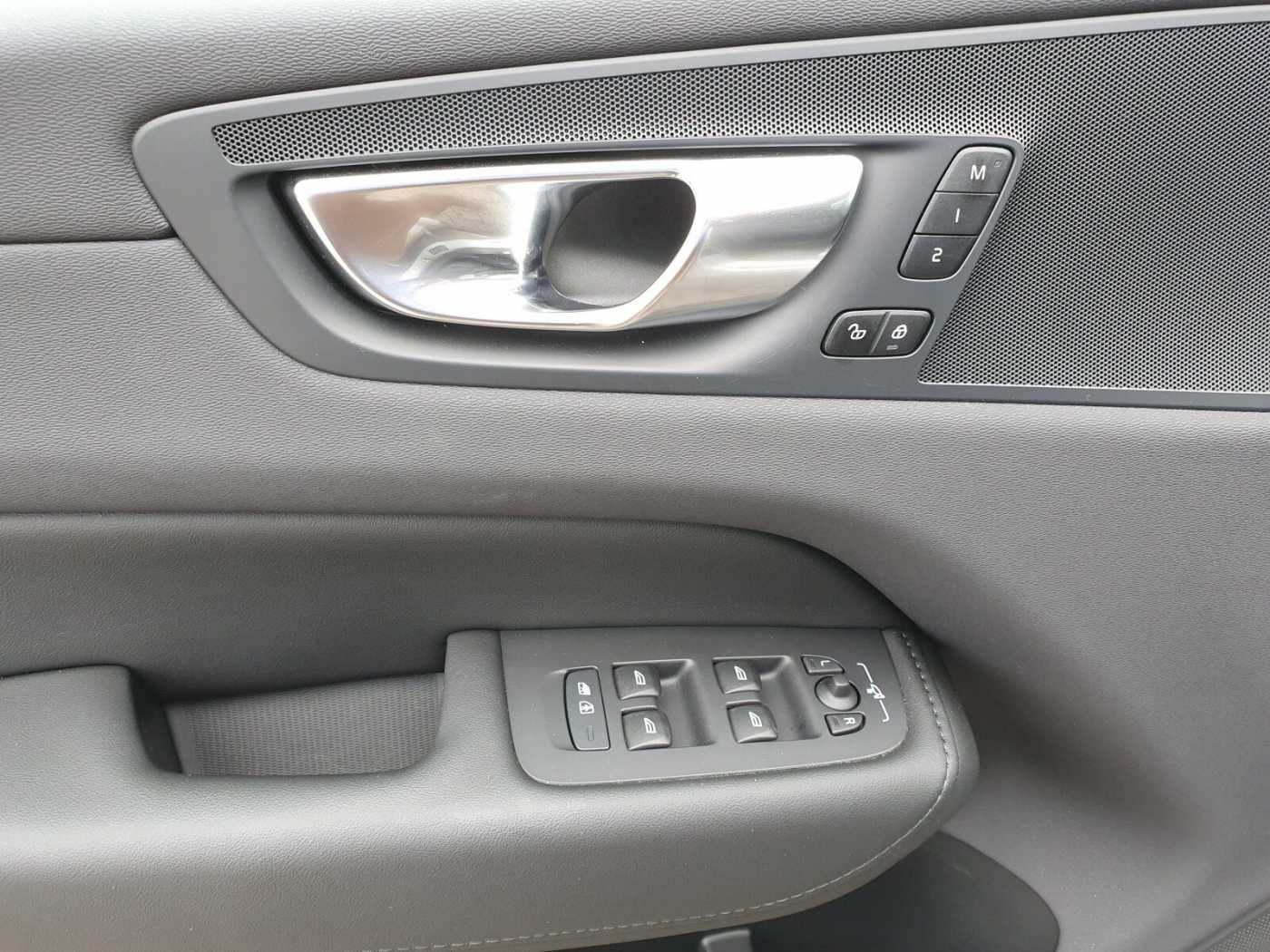 Volvo  T6 AWD Plus Dark HEAD UP|PILOT|LED|ALARM|