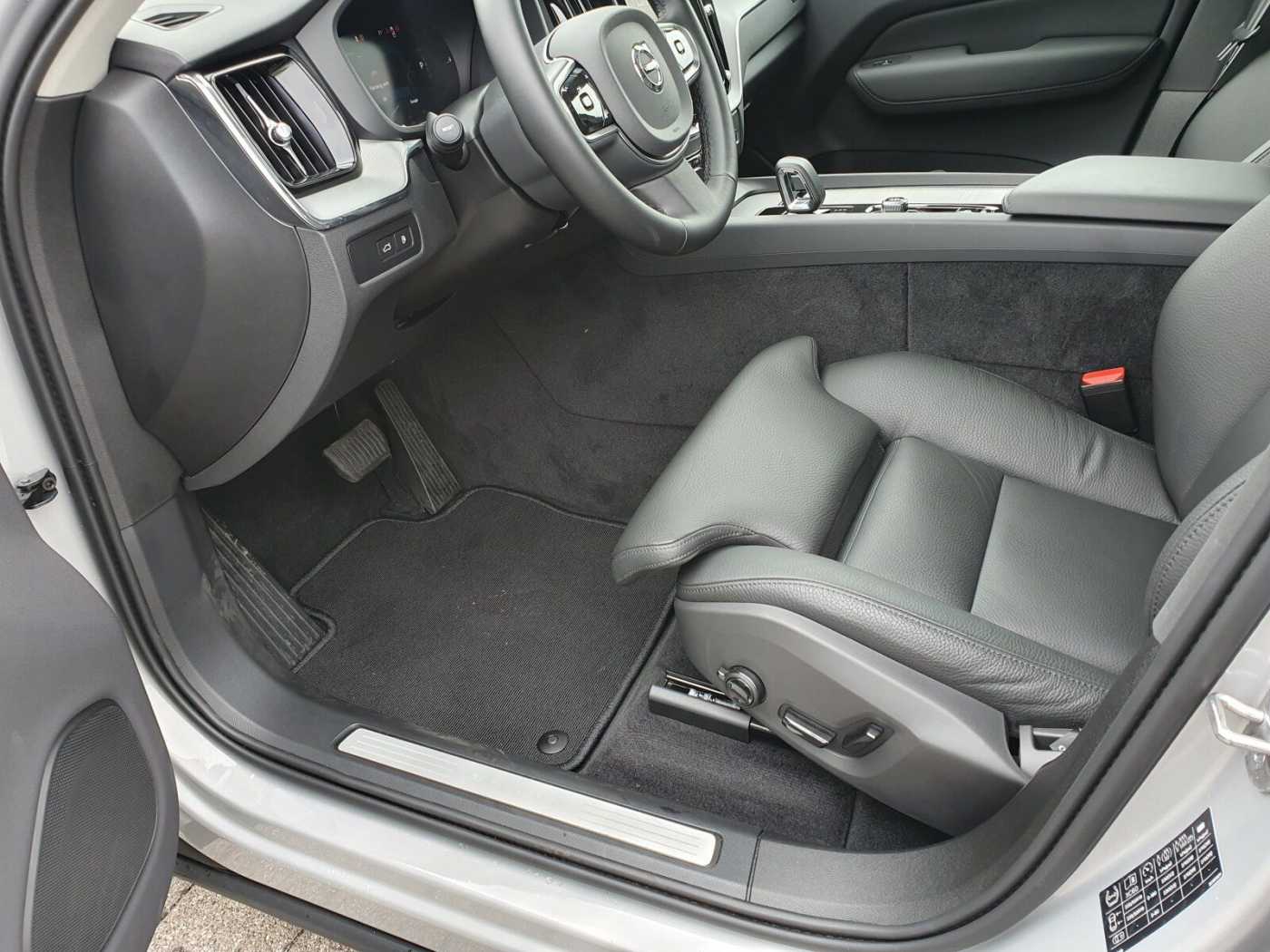 Volvo  T6 AWD Plus Dark HEAD UP|PILOT|LED|ALARM|