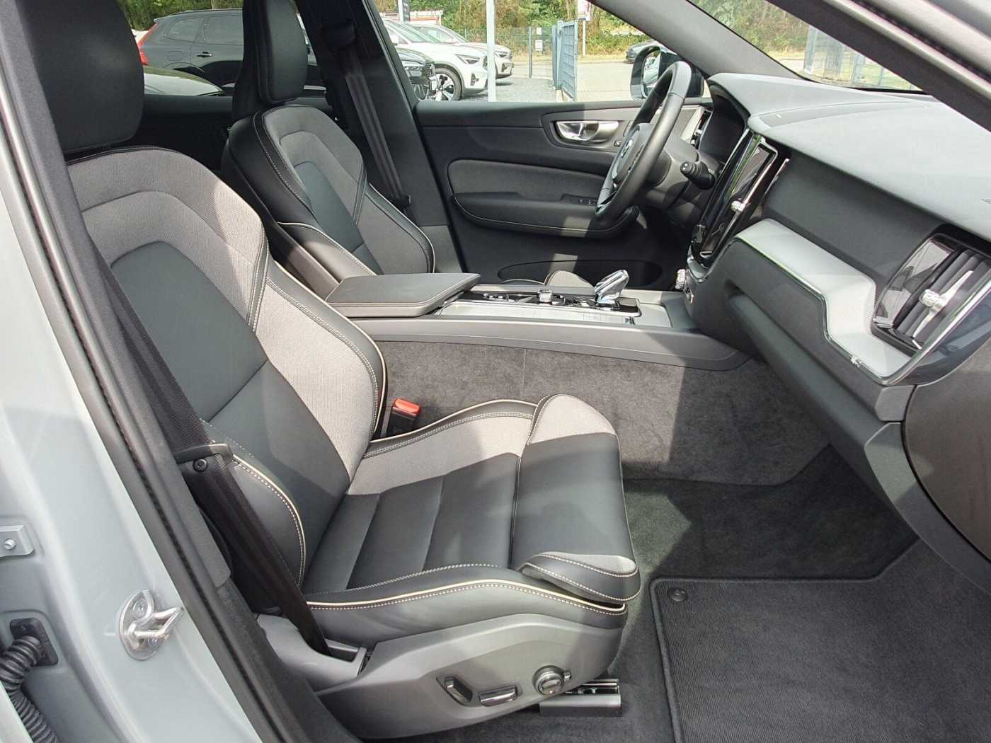 Volvo  T6 AWD Plus Dark AHK|20'|PILOT|
