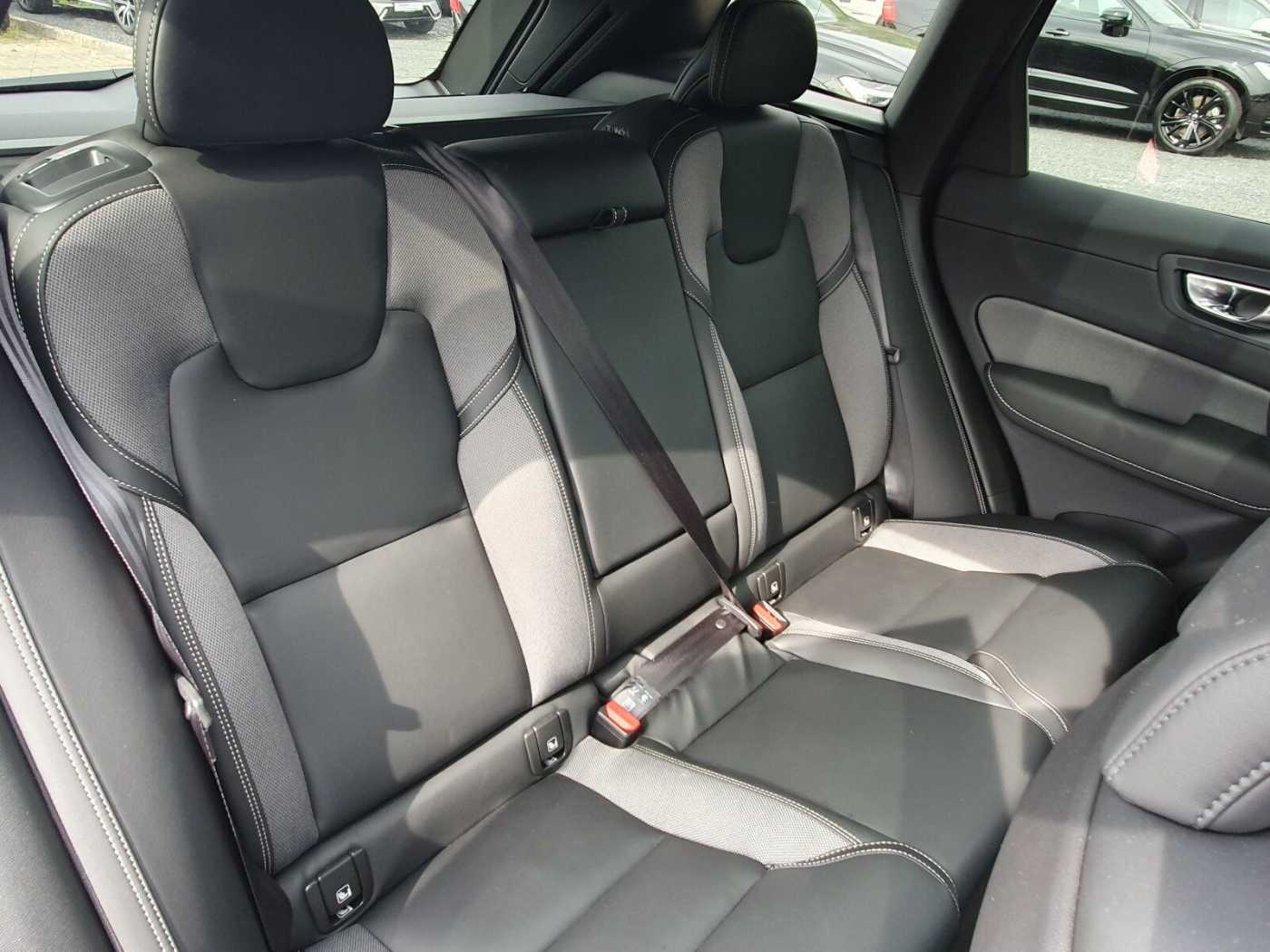 Volvo  T6 AWD Plus Dark AHK|20'|PILOT|