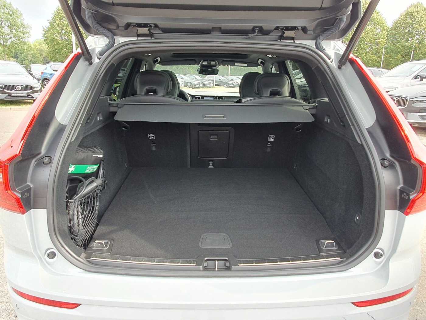 Volvo  T6 AWD Plus Dark AHK|20'|PILOT|
