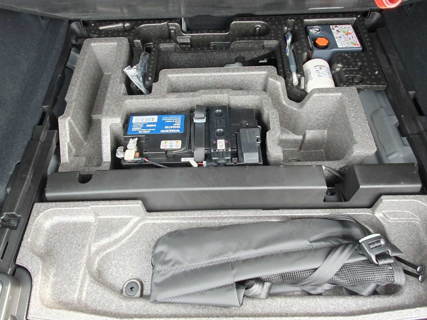 Volvo  T6 AWD Plus Dark AHK|20'|PILOT|