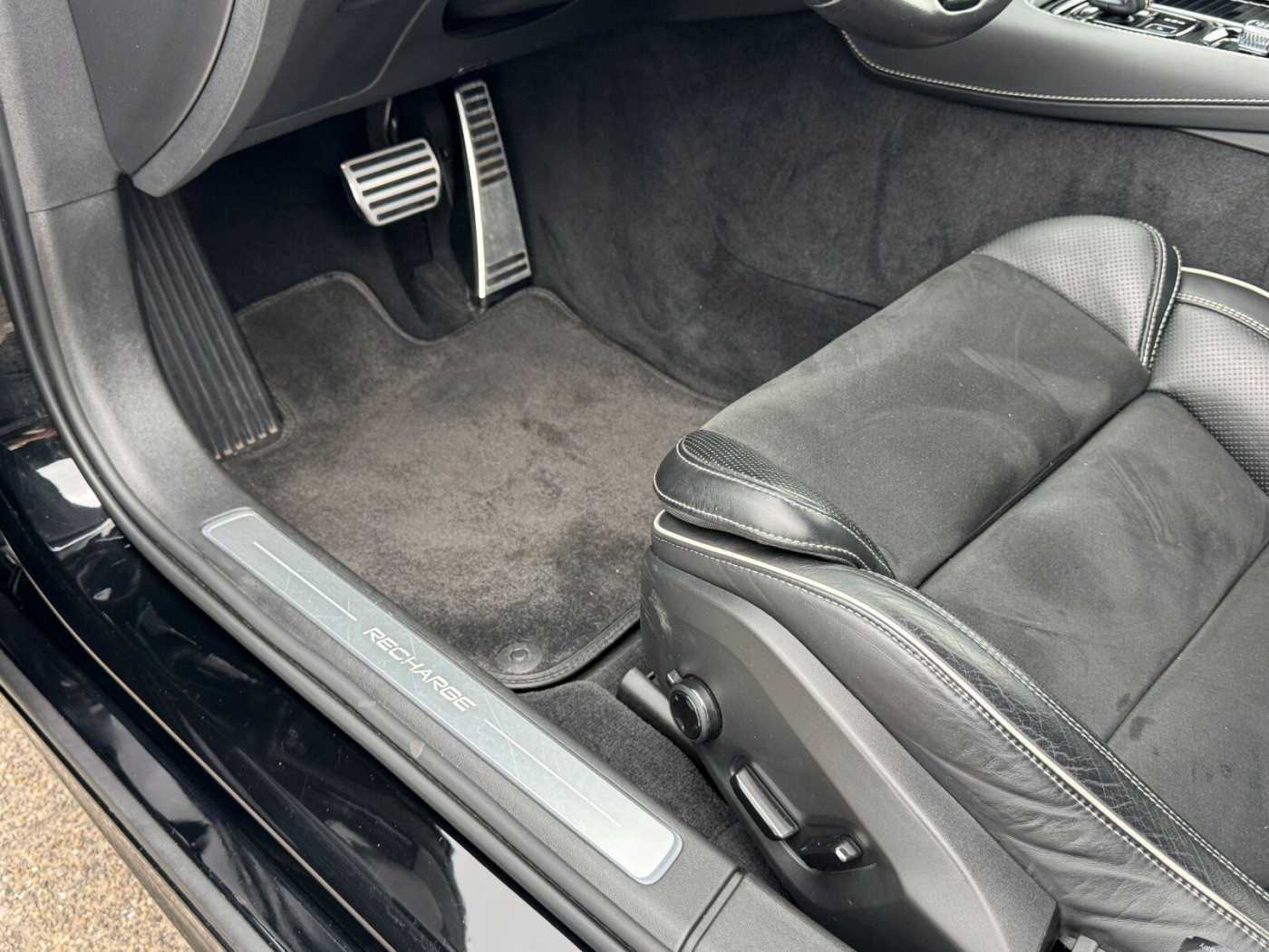 Volvo  T6 Twin Engine AWD R-Design