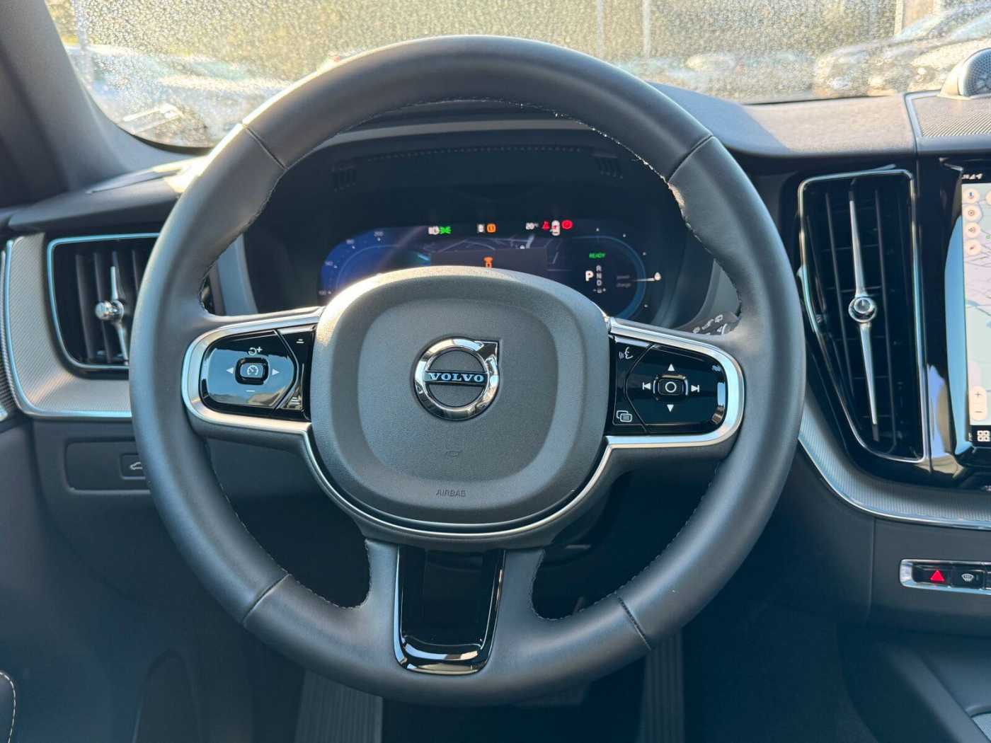 Volvo  T6 Plus Black Edition PANO|PILOT|B&W|360CAM