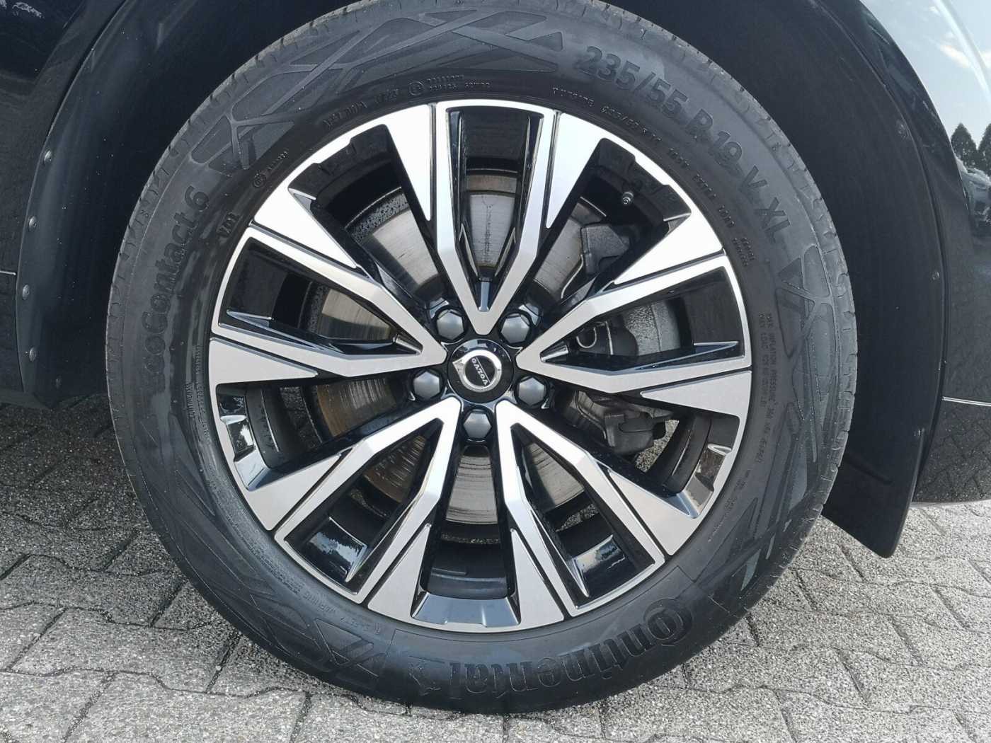 Volvo  B4 Core Keyless-Start/Autom. /Klima/LED/BC