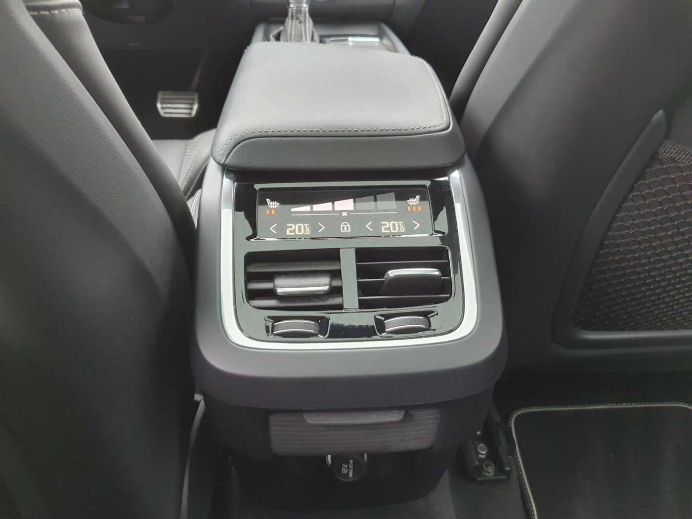 Volvo  D4 R Design Navi/SD/Keyless-Start/Autom. /BC