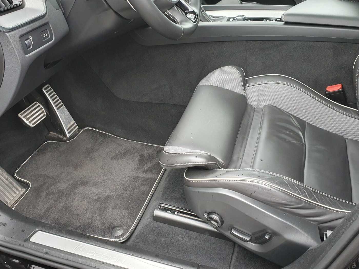 Volvo  D4 R Design Navi/SD/Keyless-Start/Autom. /BC