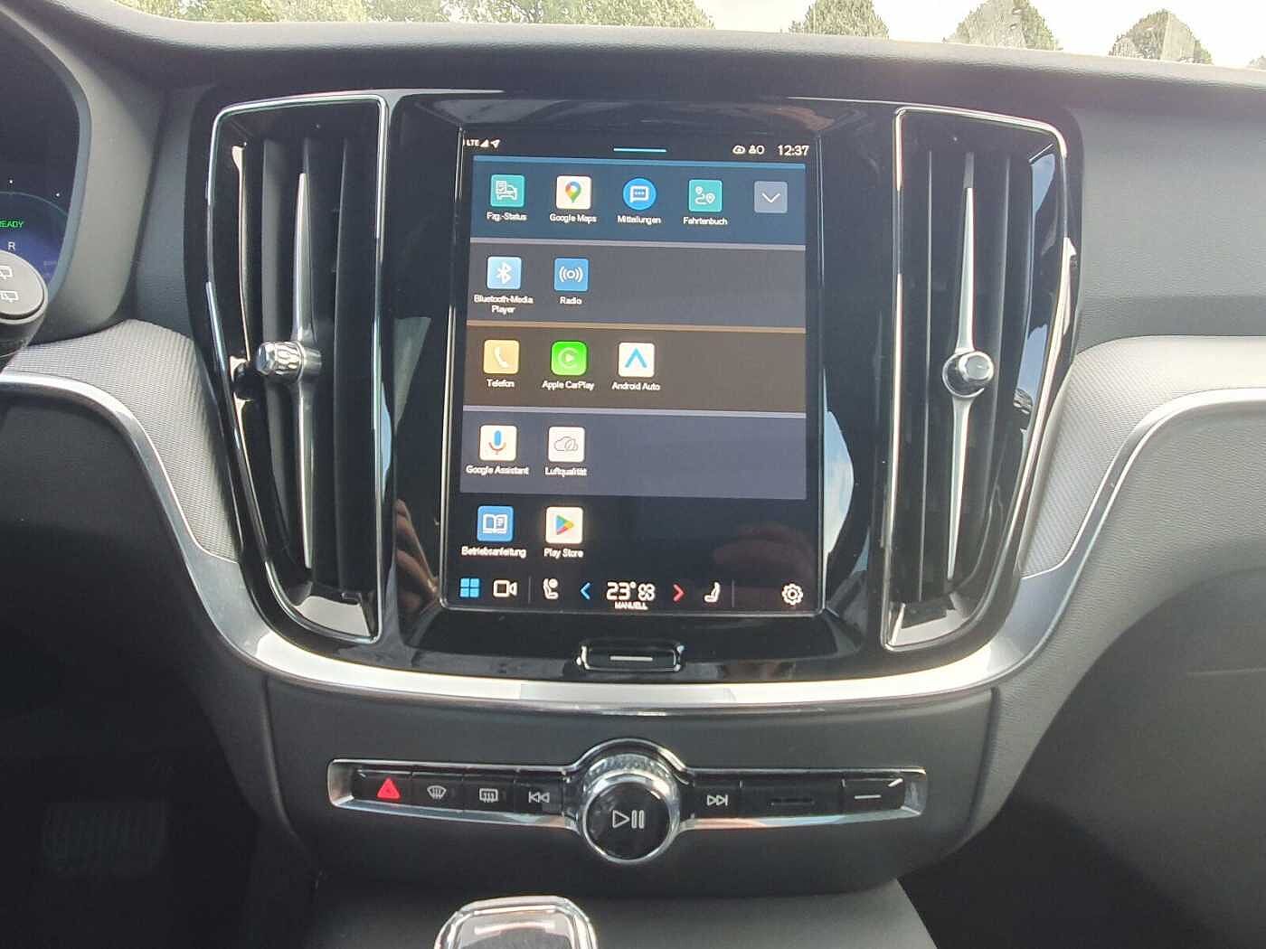 Volvo T6 Recharge Plus Dark PANO|