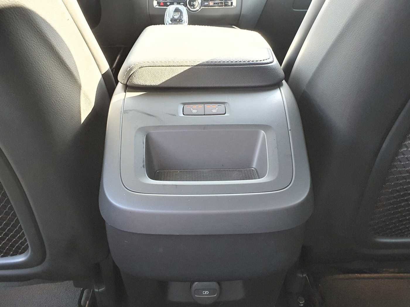 Volvo  B4 AWD Plus Dark Keyless-Start/Autom. /Klima