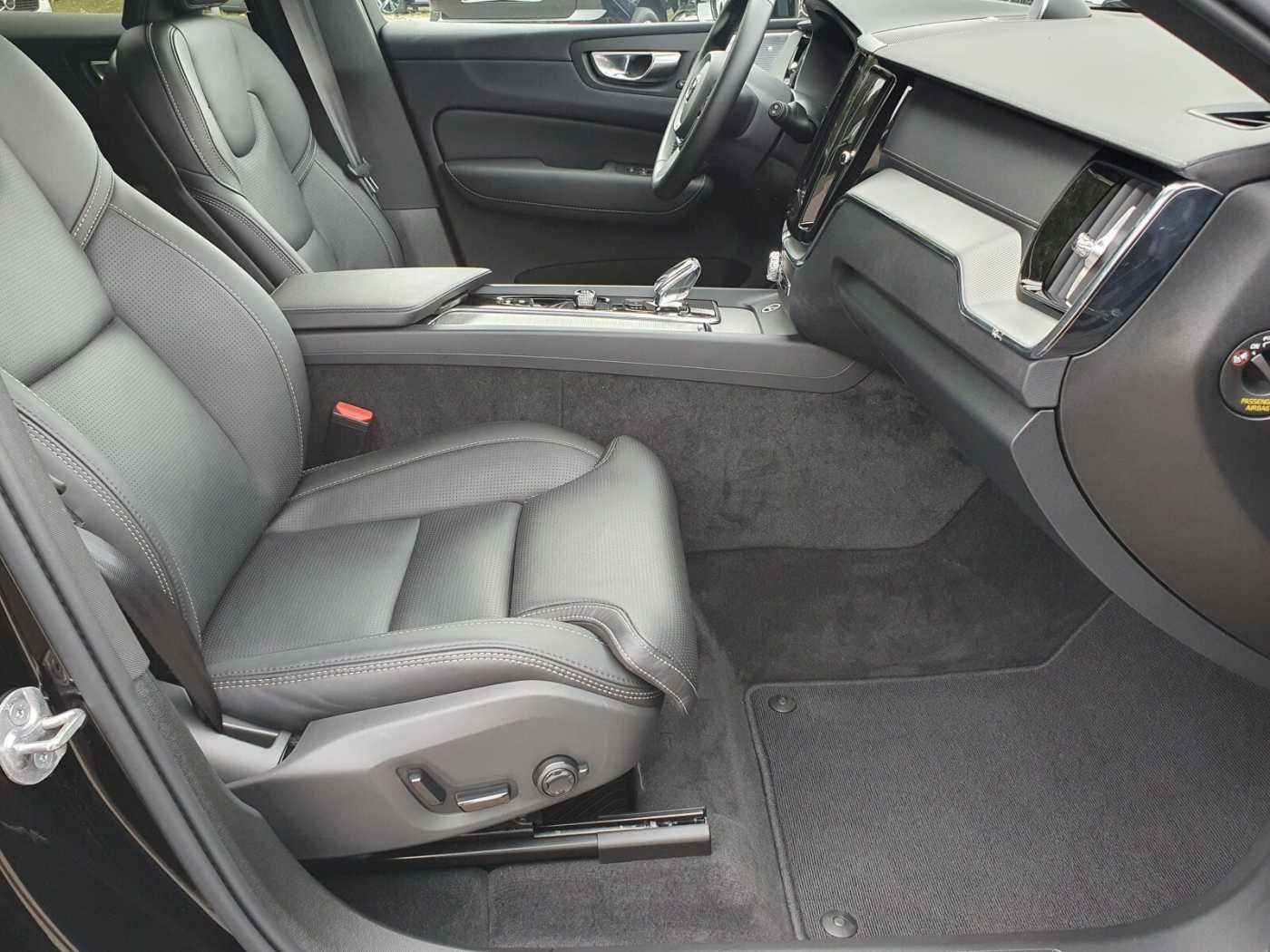 Volvo  T6 Ultra Black Edition MASSAGE|LUFT|B&W|AHK