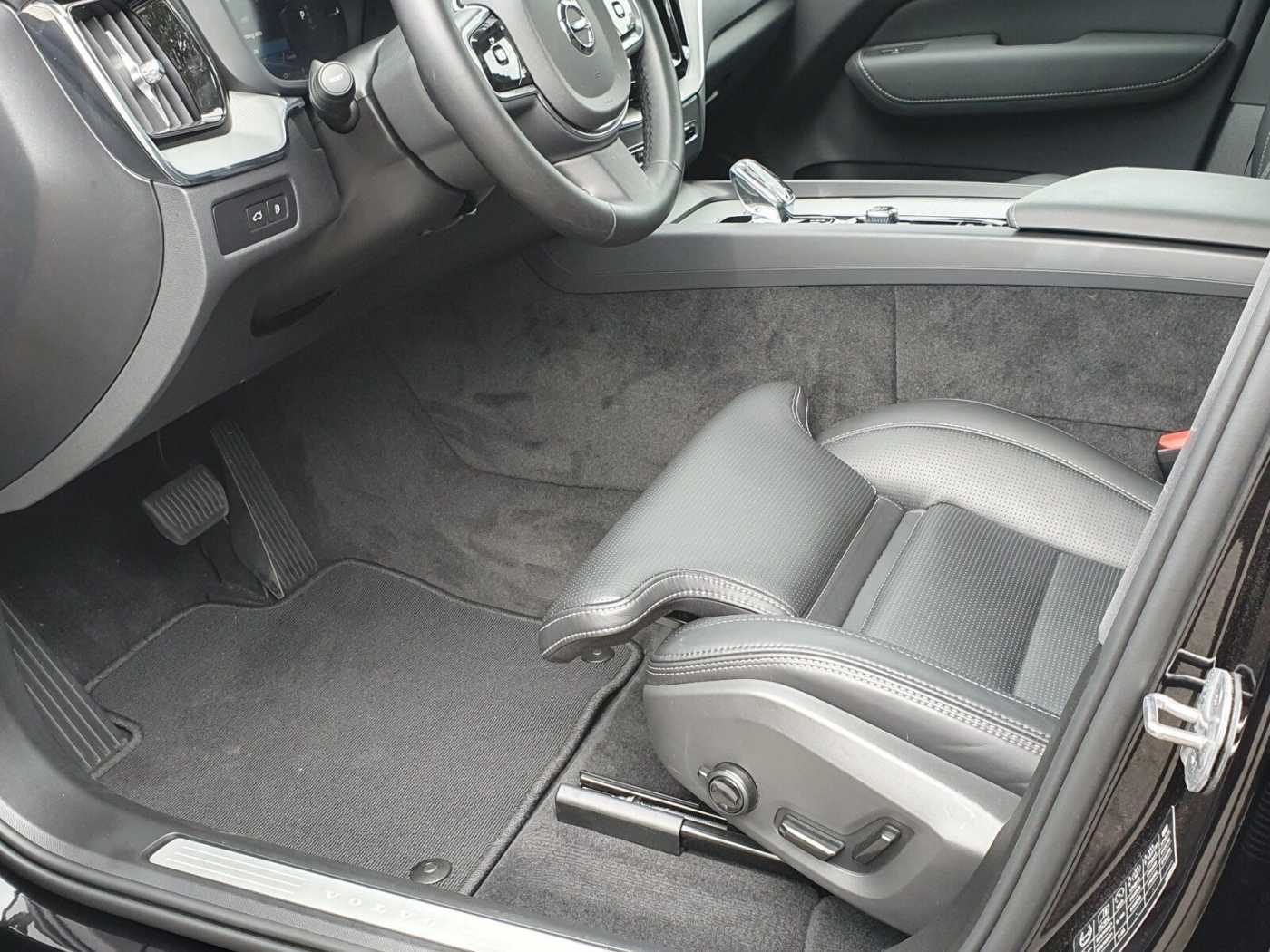Volvo  T6 Ultra Black Edition MASSAGE|LUFT|B&W|AHK