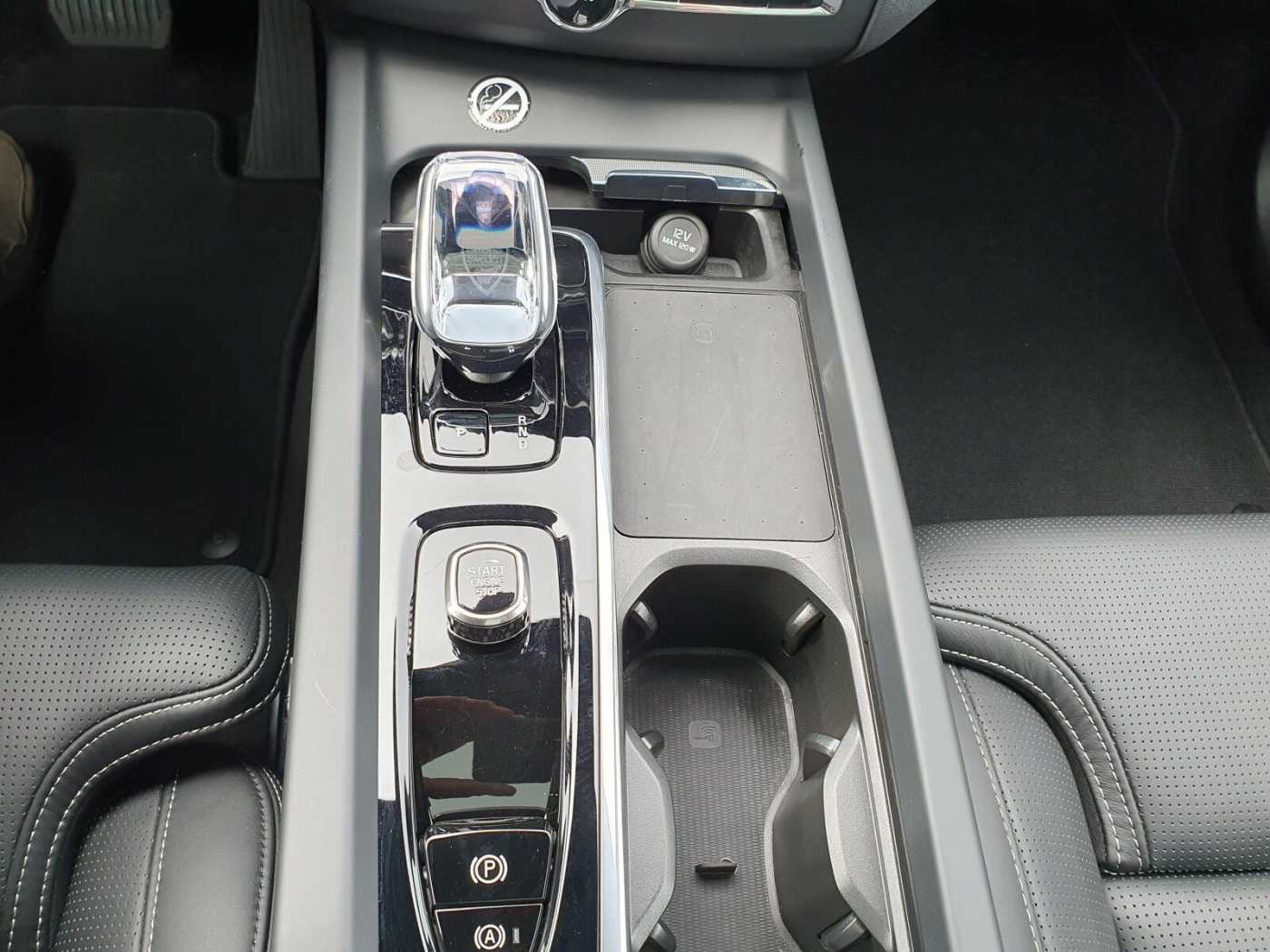 Volvo  T6 Ultra Black Edition MASSAGE|LUFT|B&W|AHK