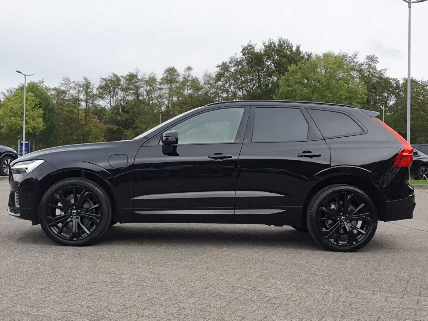 Volvo  T6 Ultra Black Edition MASSAGE|LUFT|B&W|AHK