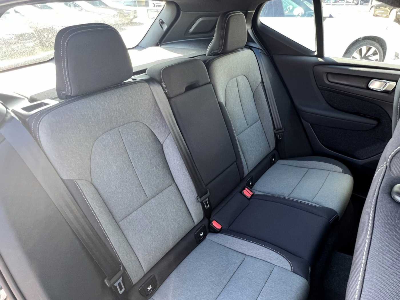 Volvo  T4 Core Standheizung/Autom. /Klima/LED/eFH.