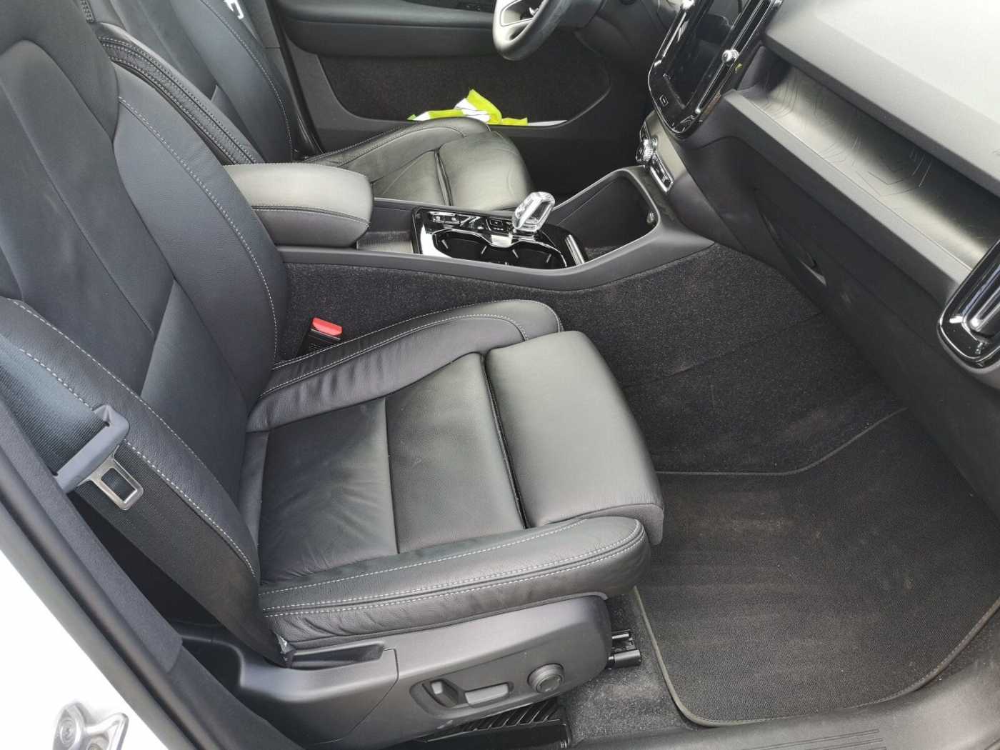 Volvo  T4 Plus Bright Plug-In Navi/Keyless-Start